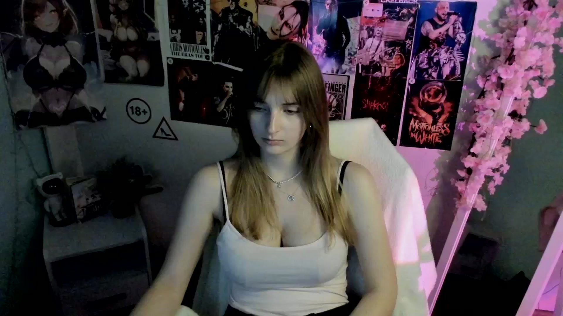 Gallery image thumbnail from Lisa_Star_'s myfreecams stream on, 12/14/2025, 16:58 image 2 of 20