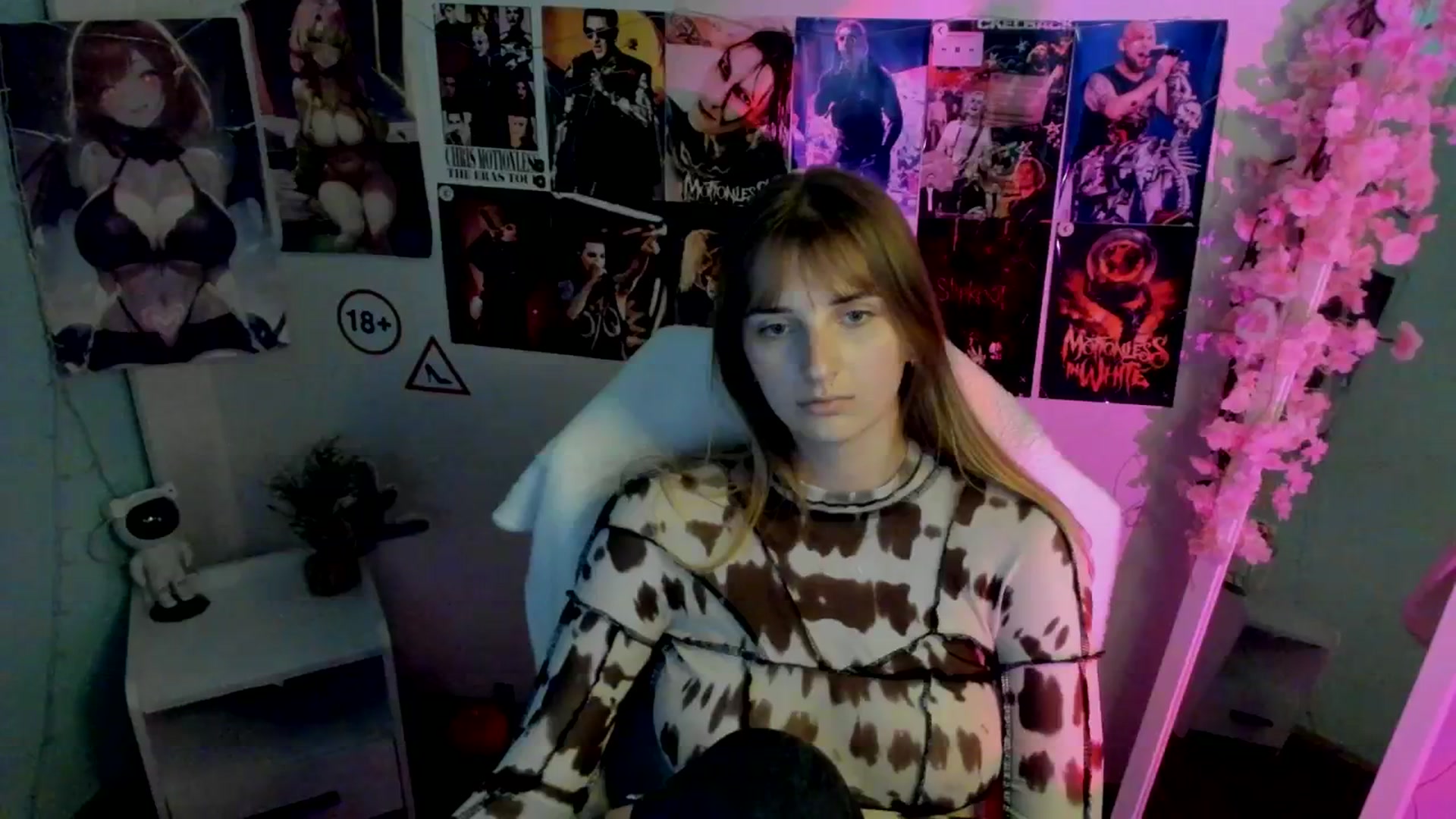 Gallery image thumbnail from Lisa_Star_'s myfreecams stream on, 12/15/2025, 14:29 image 17 of 20