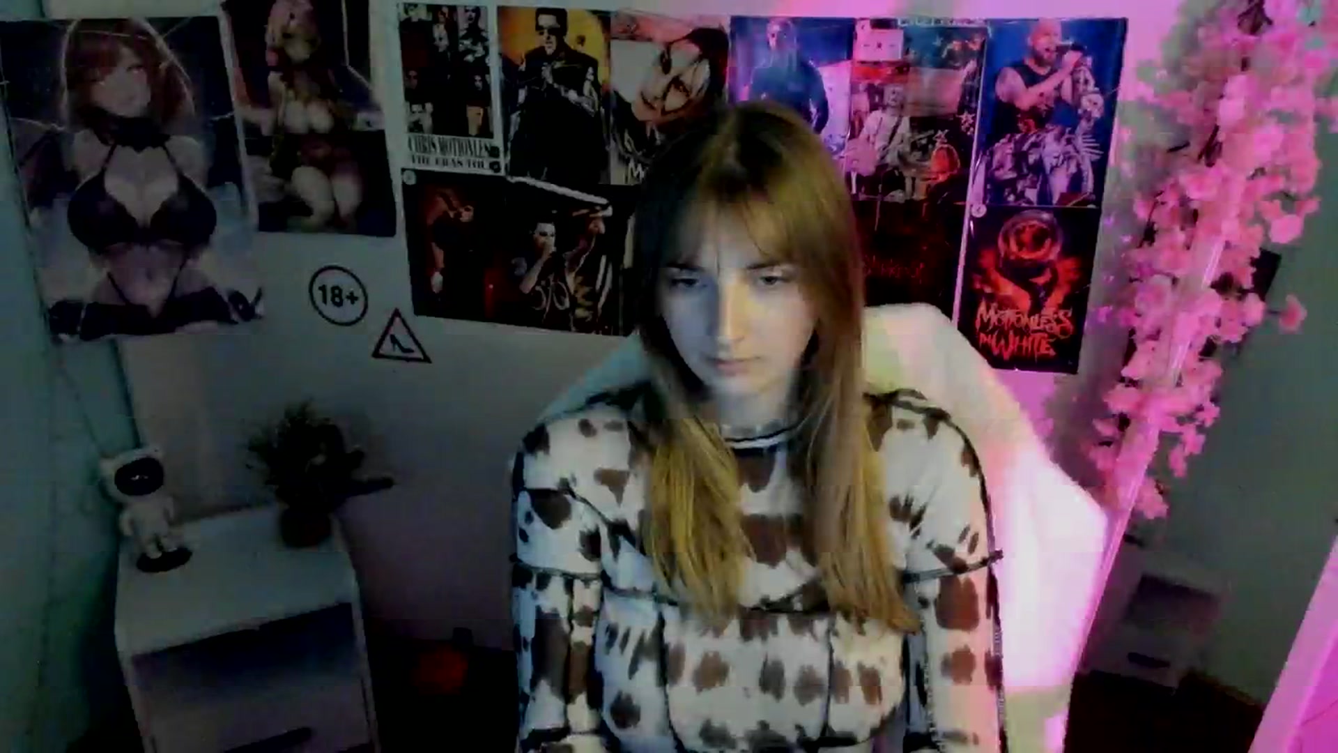 Gallery image thumbnail from Lisa_Star_'s myfreecams stream on, 12/15/2025, 14:29 image 7 of 20