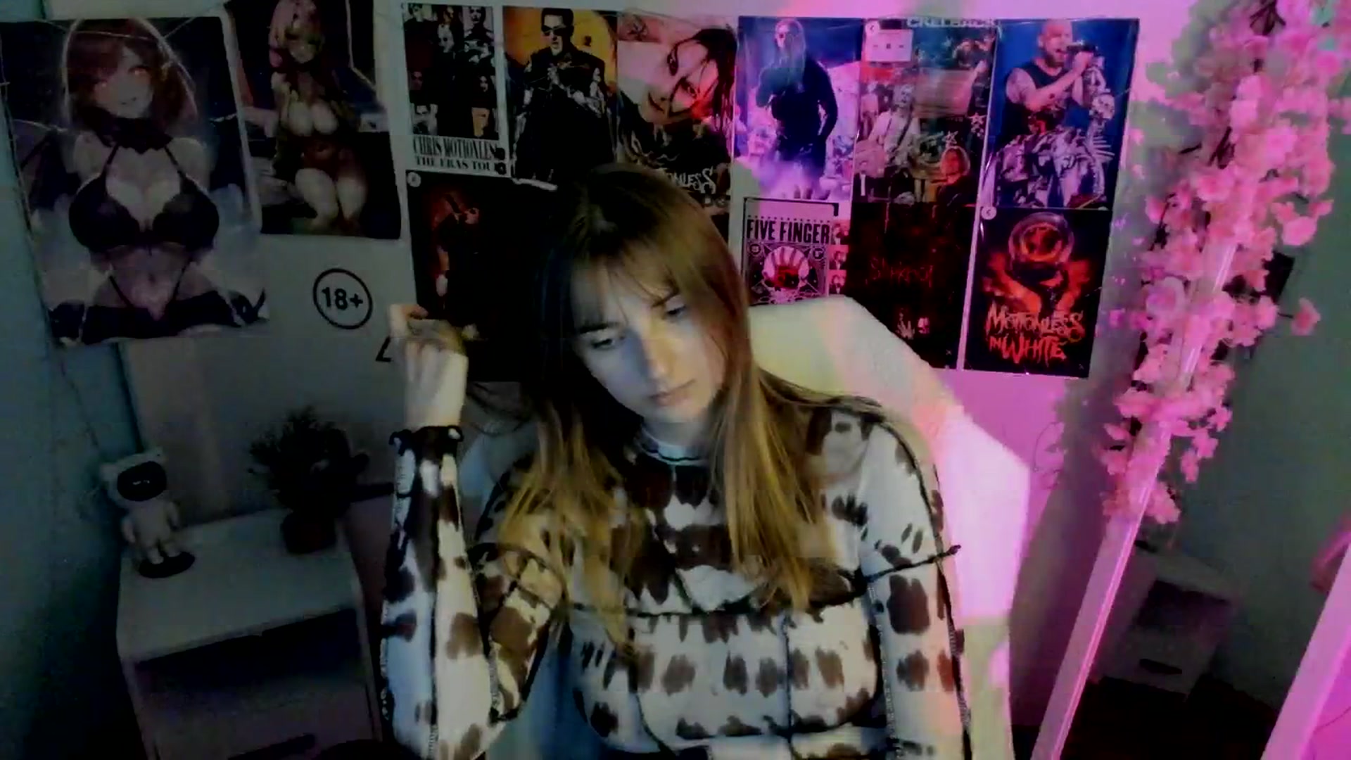 Gallery image thumbnail from Lisa_Star_'s myfreecams stream on, 12/15/2025, 14:29 image 11 of 20