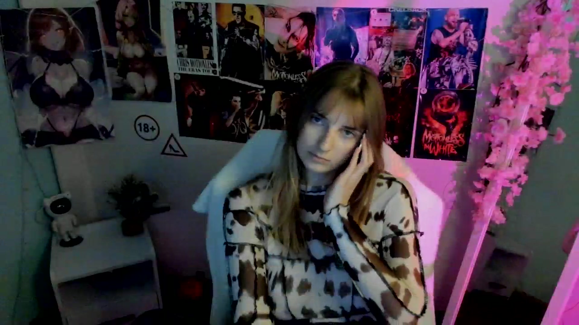 Gallery image thumbnail from Lisa_Star_'s myfreecams stream on, 12/15/2025, 14:29 image 10 of 20