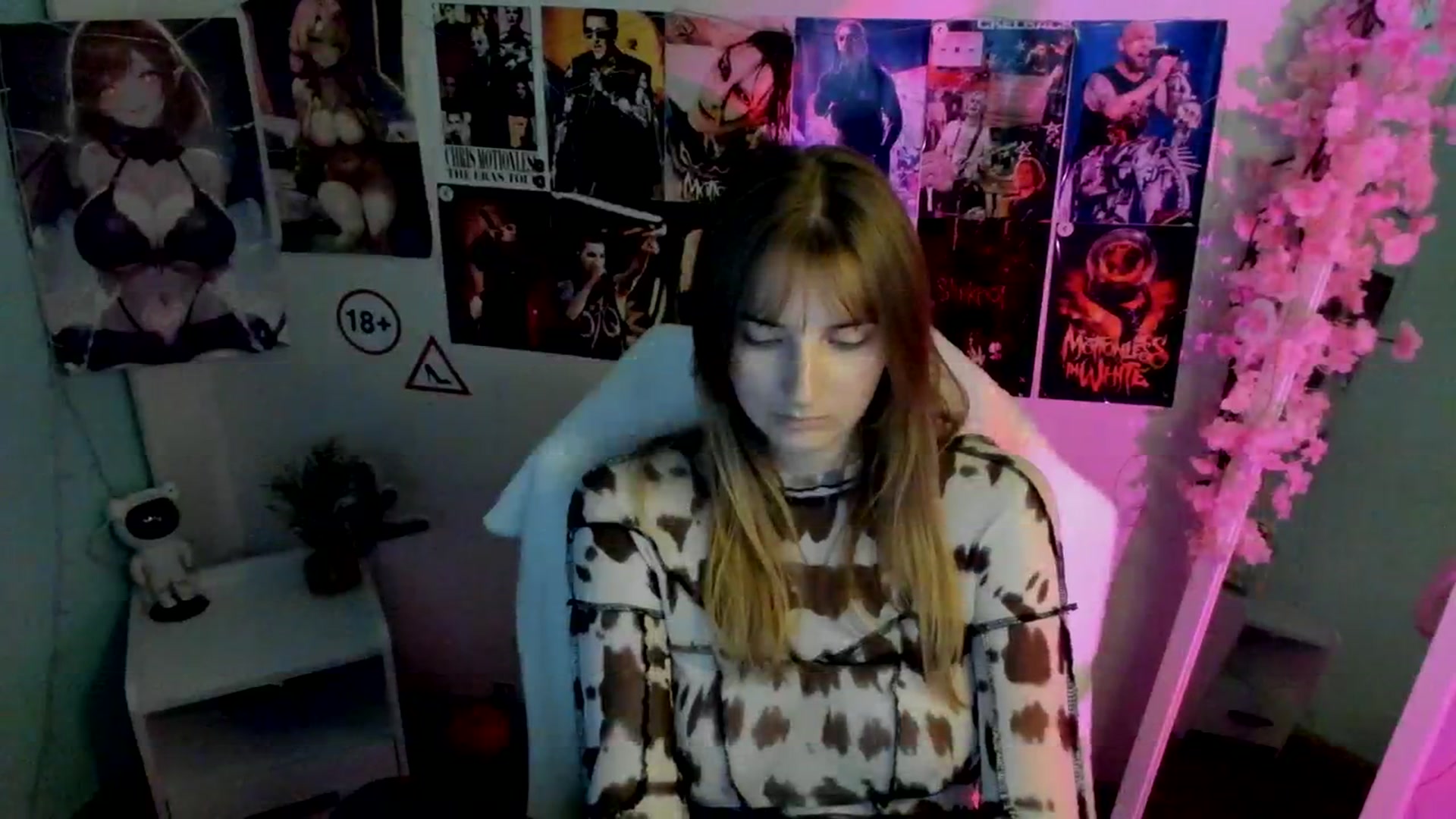 Gallery image thumbnail from Lisa_Star_'s myfreecams stream on, 12/15/2025, 14:29 image 9 of 20