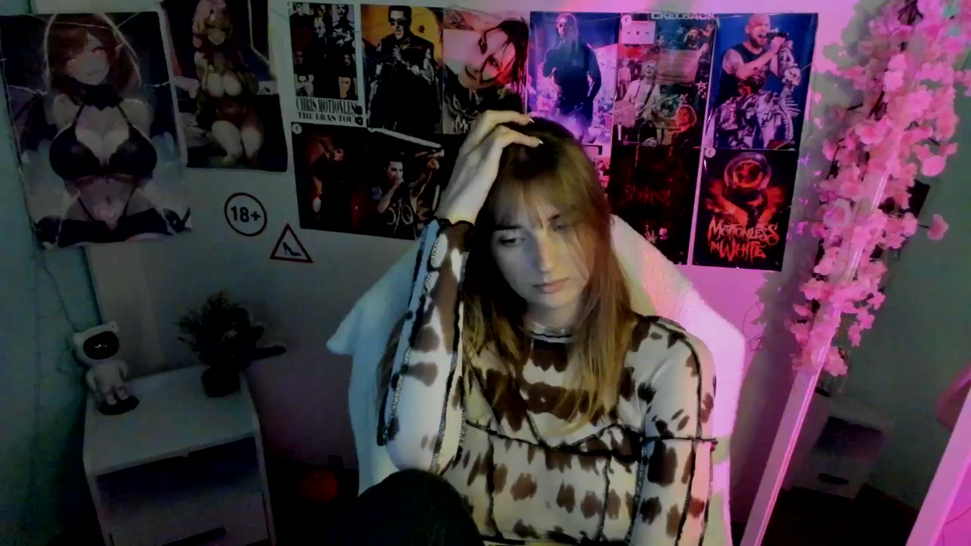 Gallery image thumbnail from Lisa_Star_'s myfreecams stream on, 12/15/2025, 14:29 image 19 of 20