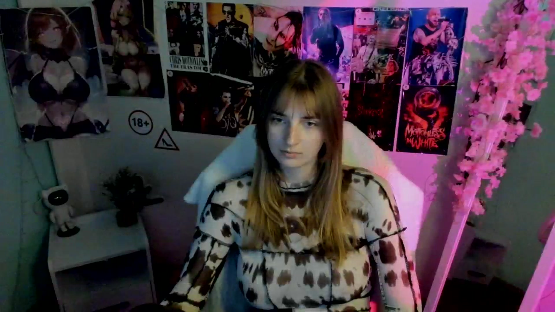 Gallery image thumbnail from Lisa_Star_'s myfreecams stream on, 12/15/2025, 14:29 image 13 of 20