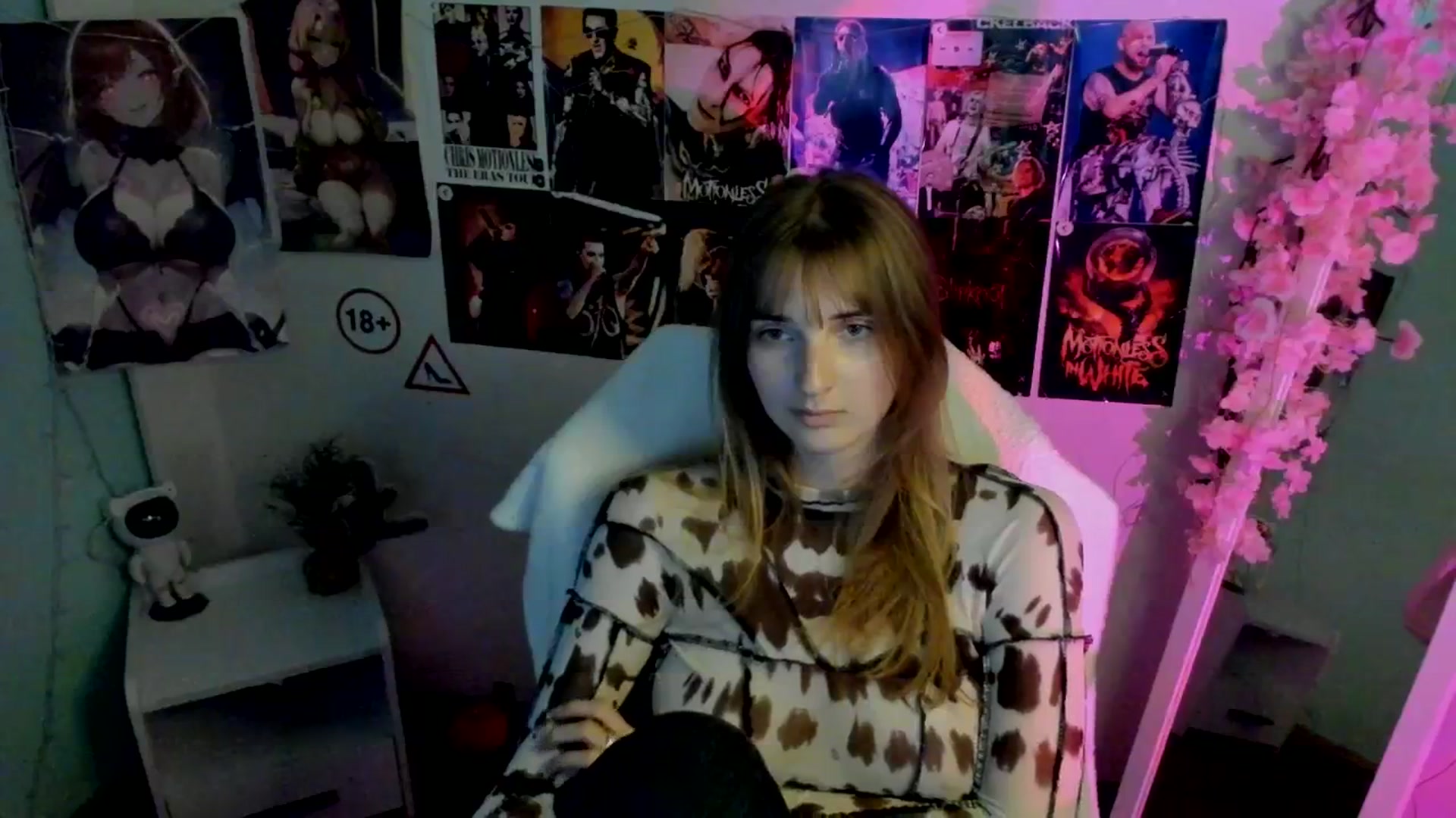 Gallery image thumbnail from Lisa_Star_'s myfreecams stream on, 12/15/2025, 14:29 image 20 of 20