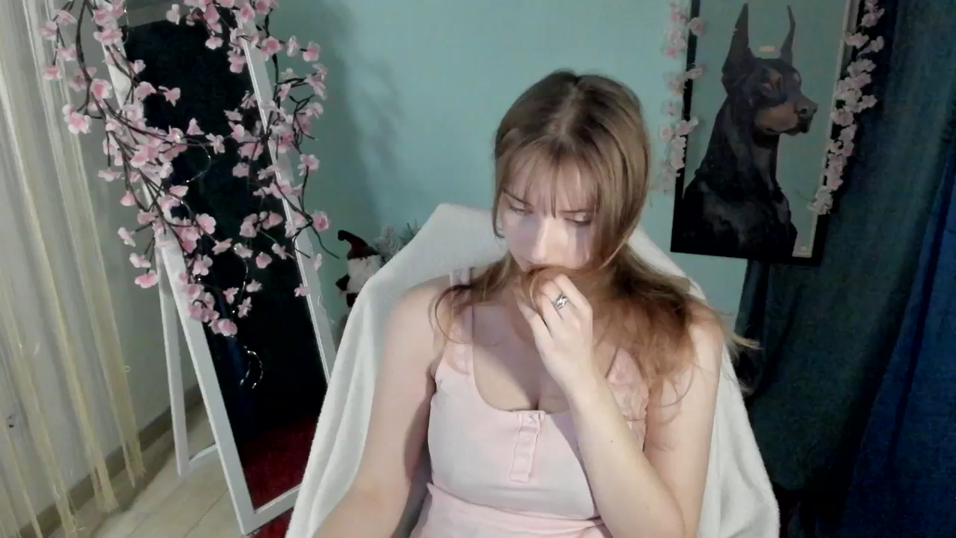 Gallery image thumbnail from Lisa_Star_'s myfreecams stream on, 12/21/2025, 13:54 image 19 of 20