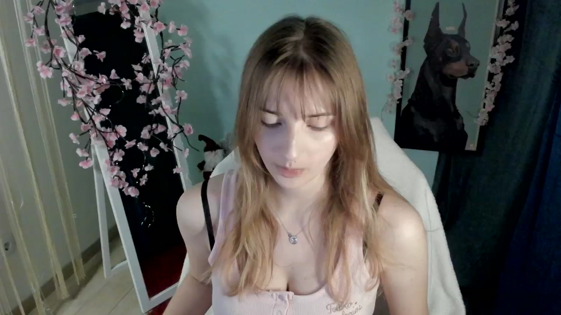 Gallery image thumbnail from Lisa_Star_'s myfreecams stream on, 12/21/2025, 13:54 image 15 of 20