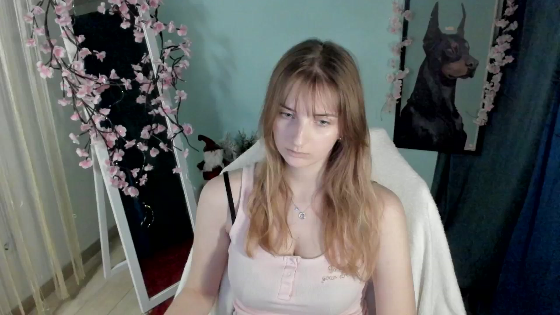 Gallery image thumbnail from Lisa_Star_'s myfreecams stream on, 12/21/2025, 13:54 image 14 of 20