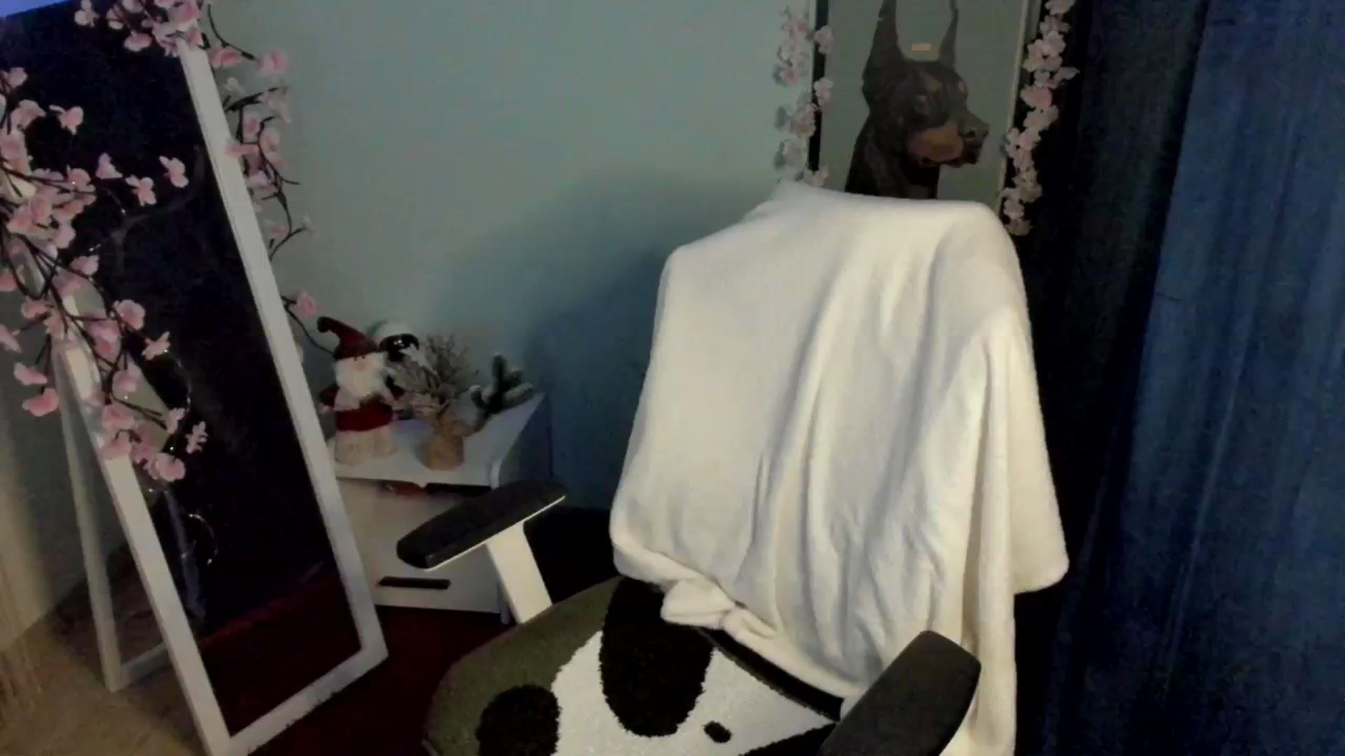 Gallery image thumbnail from Lisa_Star_'s myfreecams stream on, 12/26/2025, 09:40 image 1 of 20