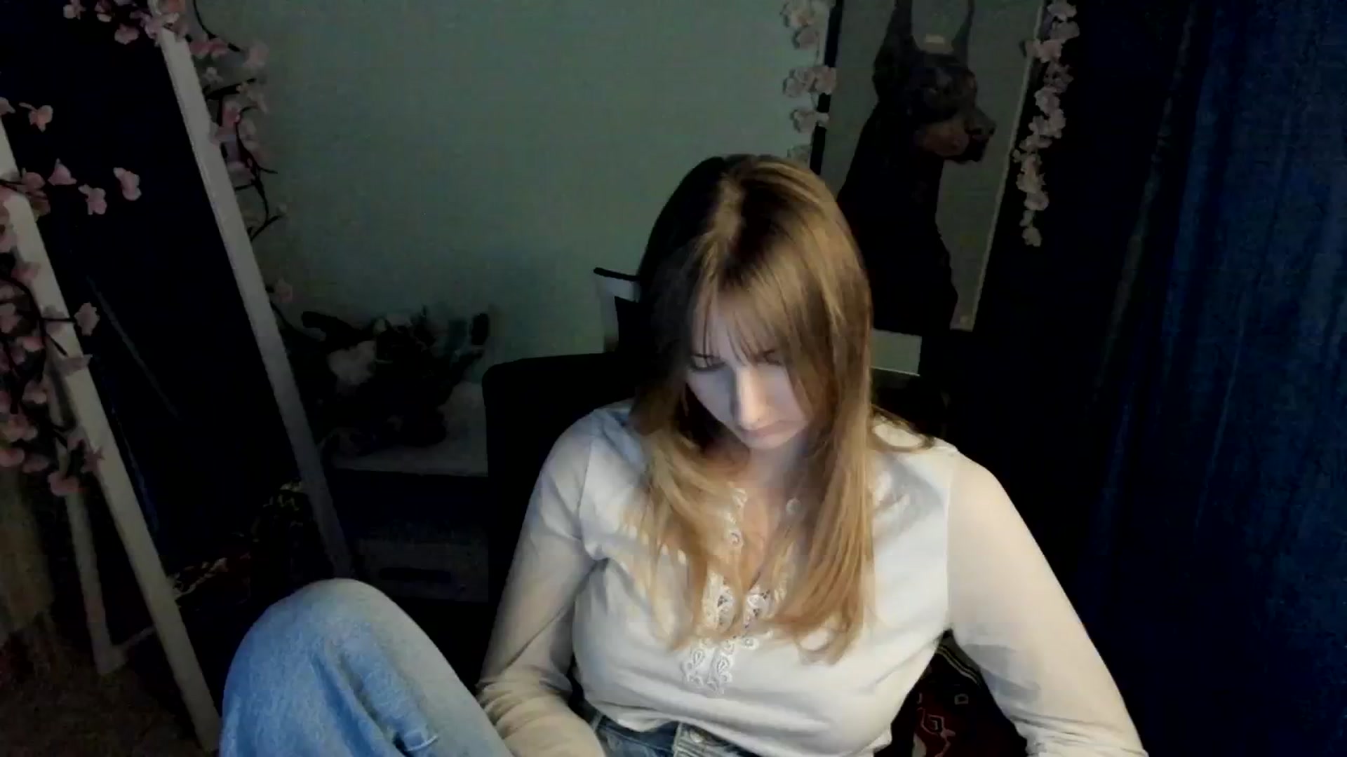 Gallery image thumbnail from Lisa_Star_'s myfreecams stream on, 12/28/2025, 18:48 image 13 of 20