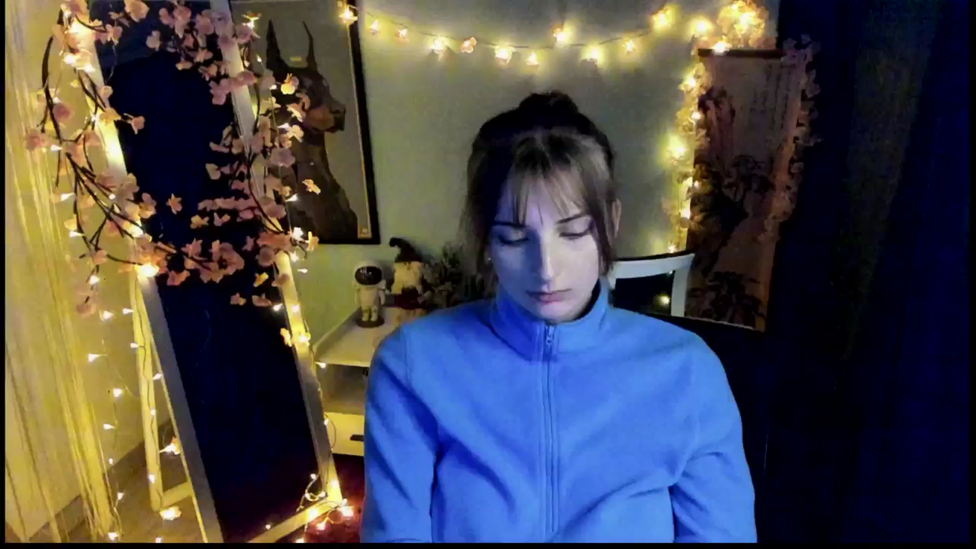 Gallery image thumbnail from Lisa_Star_'s myfreecams stream on, 02/09/2026, 16:15 image 1 of 20