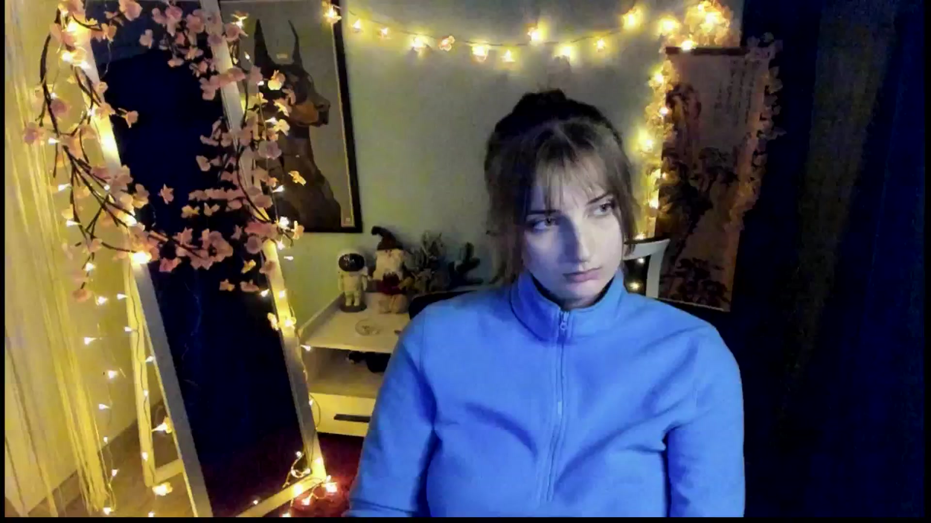 Gallery image thumbnail from Lisa_Star_'s myfreecams stream on, 02/09/2026, 16:15 image 4 of 20