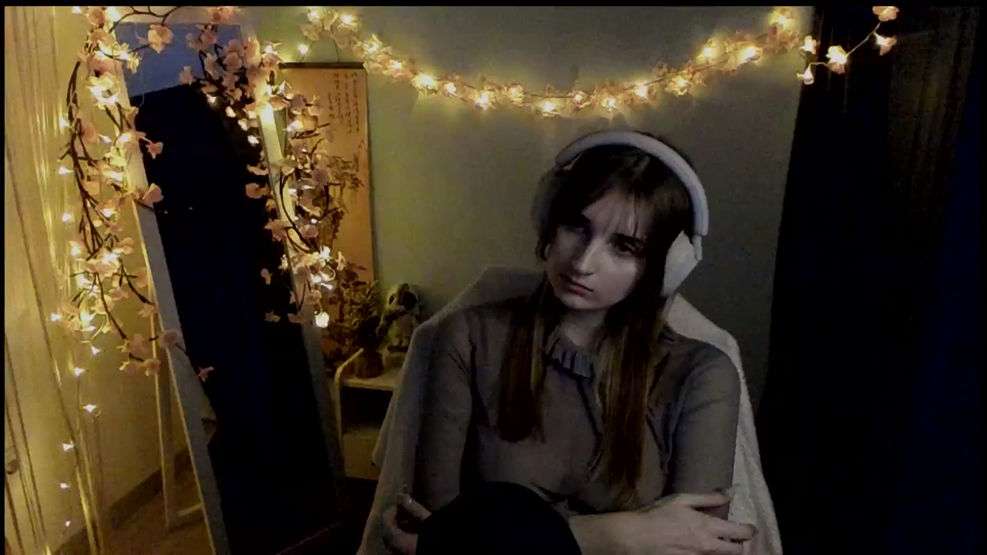 Gallery image thumbnail from Lisa_Star_'s myfreecams stream on, 03/06/2026, 17:05 image 14 of 20