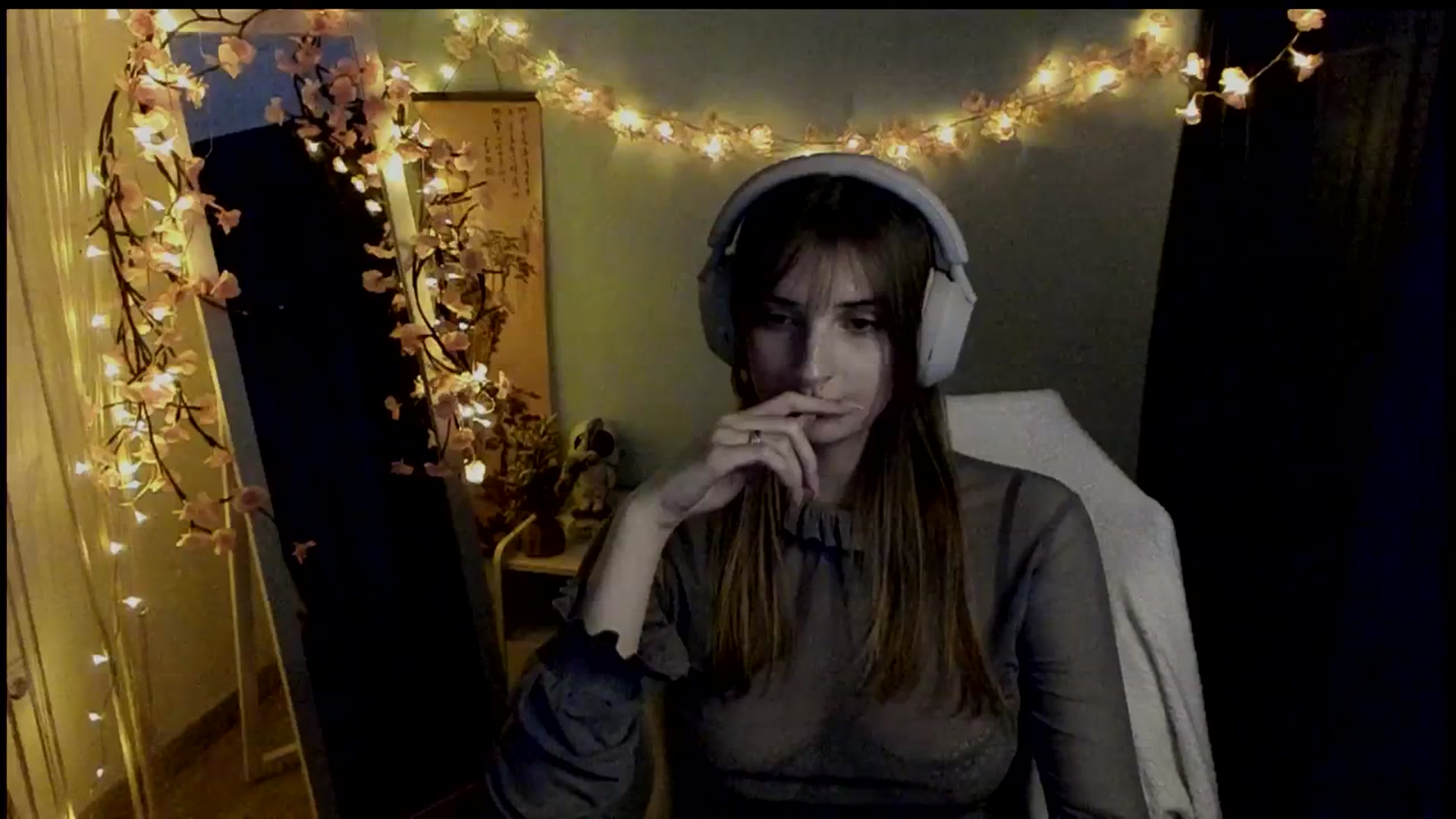 Gallery image thumbnail from Lisa_Star_'s myfreecams stream on, 03/06/2026, 17:05 image 6 of 20