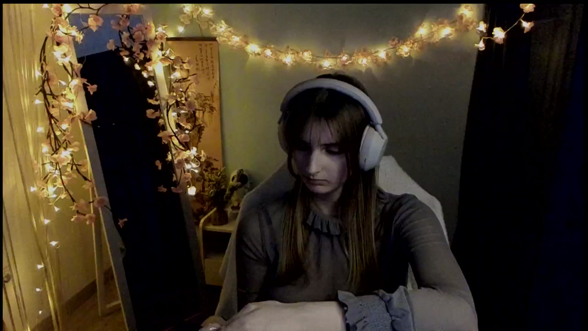 Gallery image thumbnail from Lisa_Star_'s myfreecams stream on, 03/06/2026, 17:05 image 16 of 20