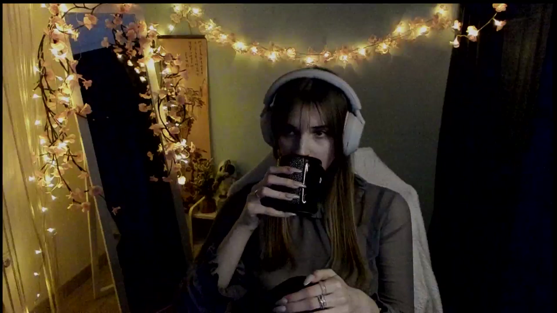 Gallery image thumbnail from Lisa_Star_'s myfreecams stream on, 03/06/2026, 17:05 image 15 of 20