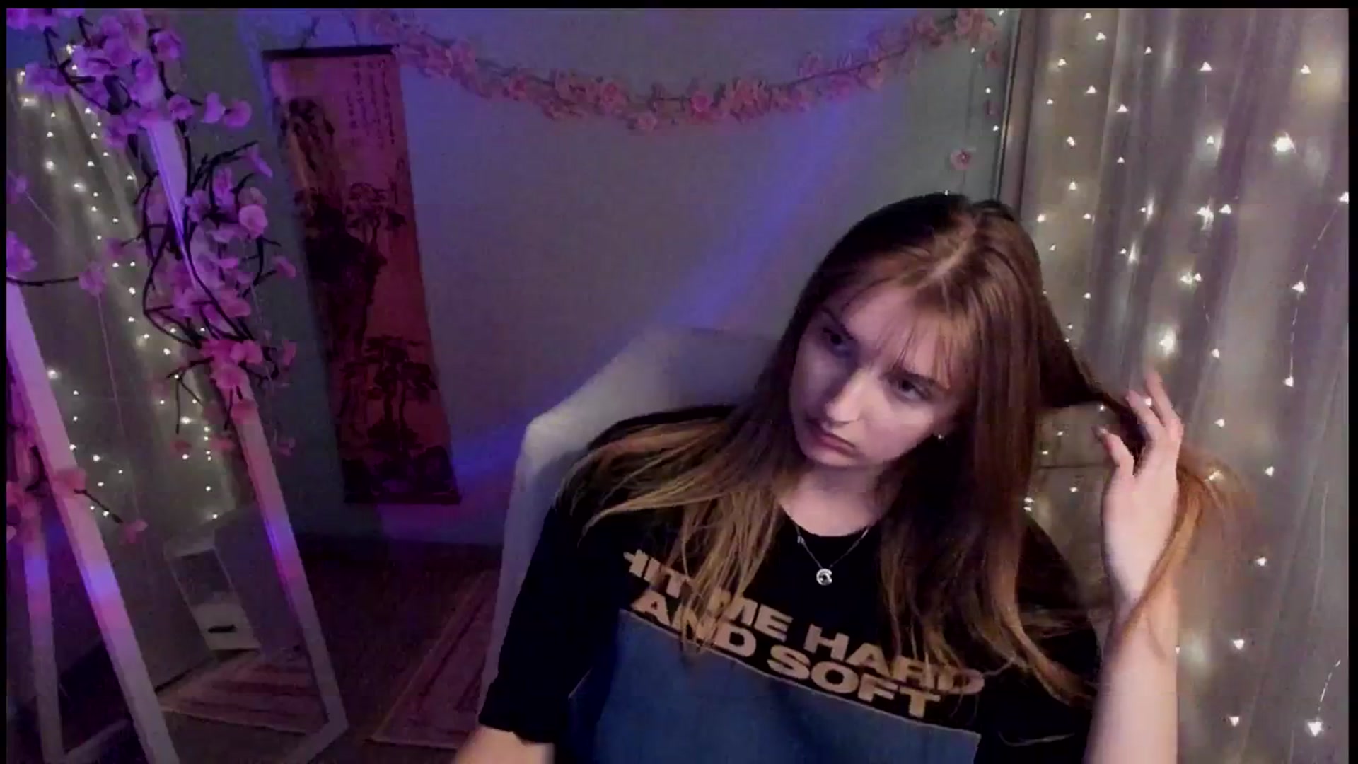 Gallery image thumbnail from Lisa_Star_'s myfreecams stream on, 03/10/2026, 17:00 image 7 of 20