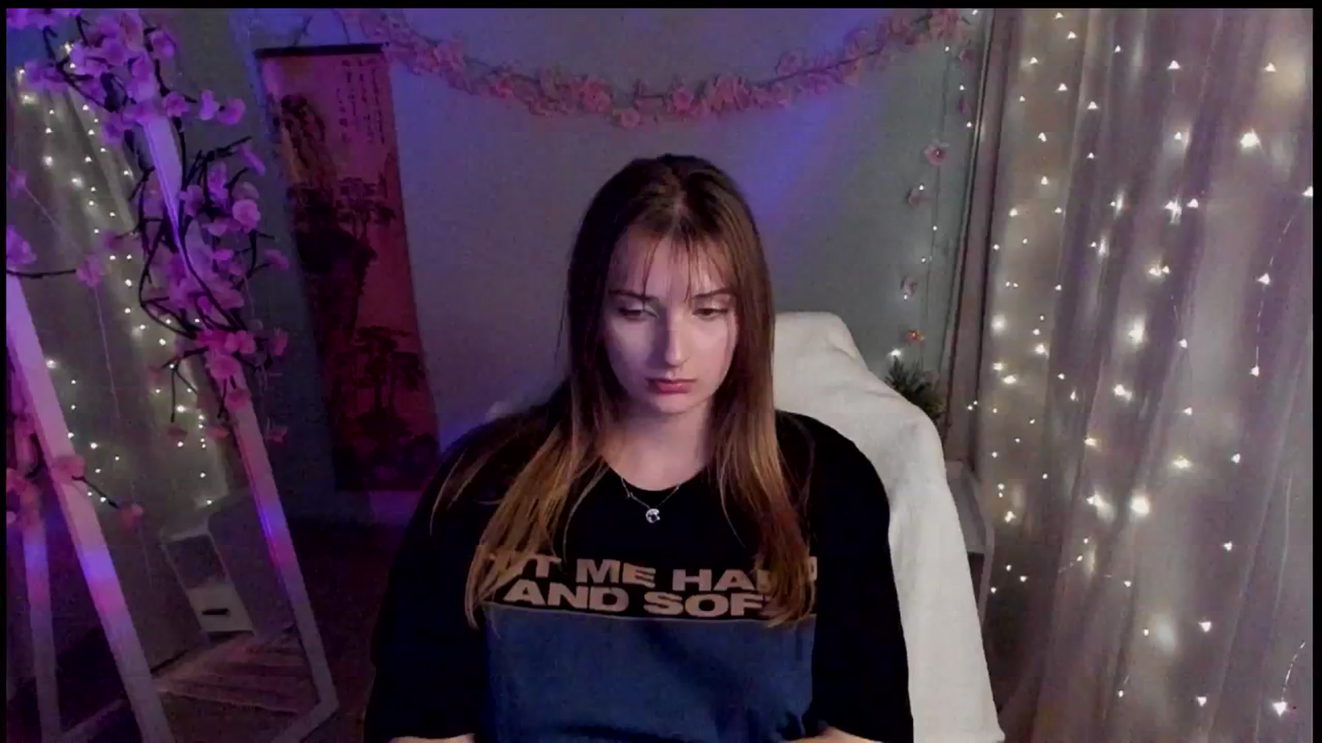 Gallery image thumbnail from Lisa_Star_'s myfreecams stream on, 03/10/2026, 17:00 image 4 of 20
