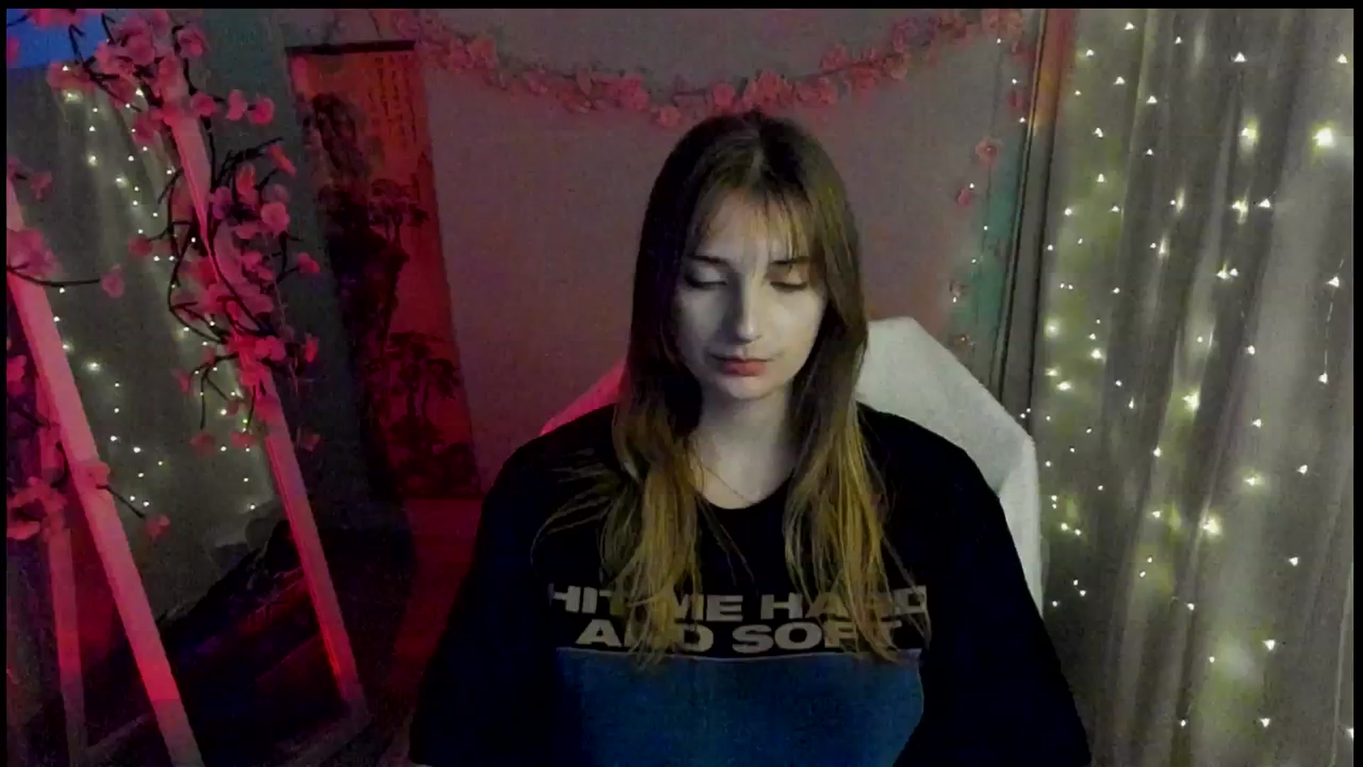 Gallery image thumbnail from Lisa_Star_'s myfreecams stream on, 03/11/2026, 16:00 image 1 of 20