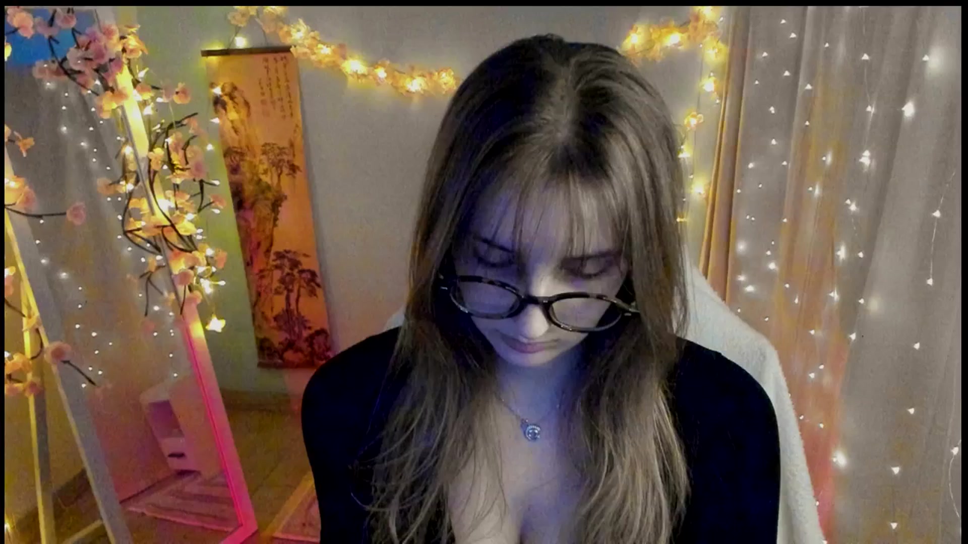 Gallery image thumbnail from Lisa_Star_'s myfreecams stream on, 03/12/2026, 13:51 image 1 of 20