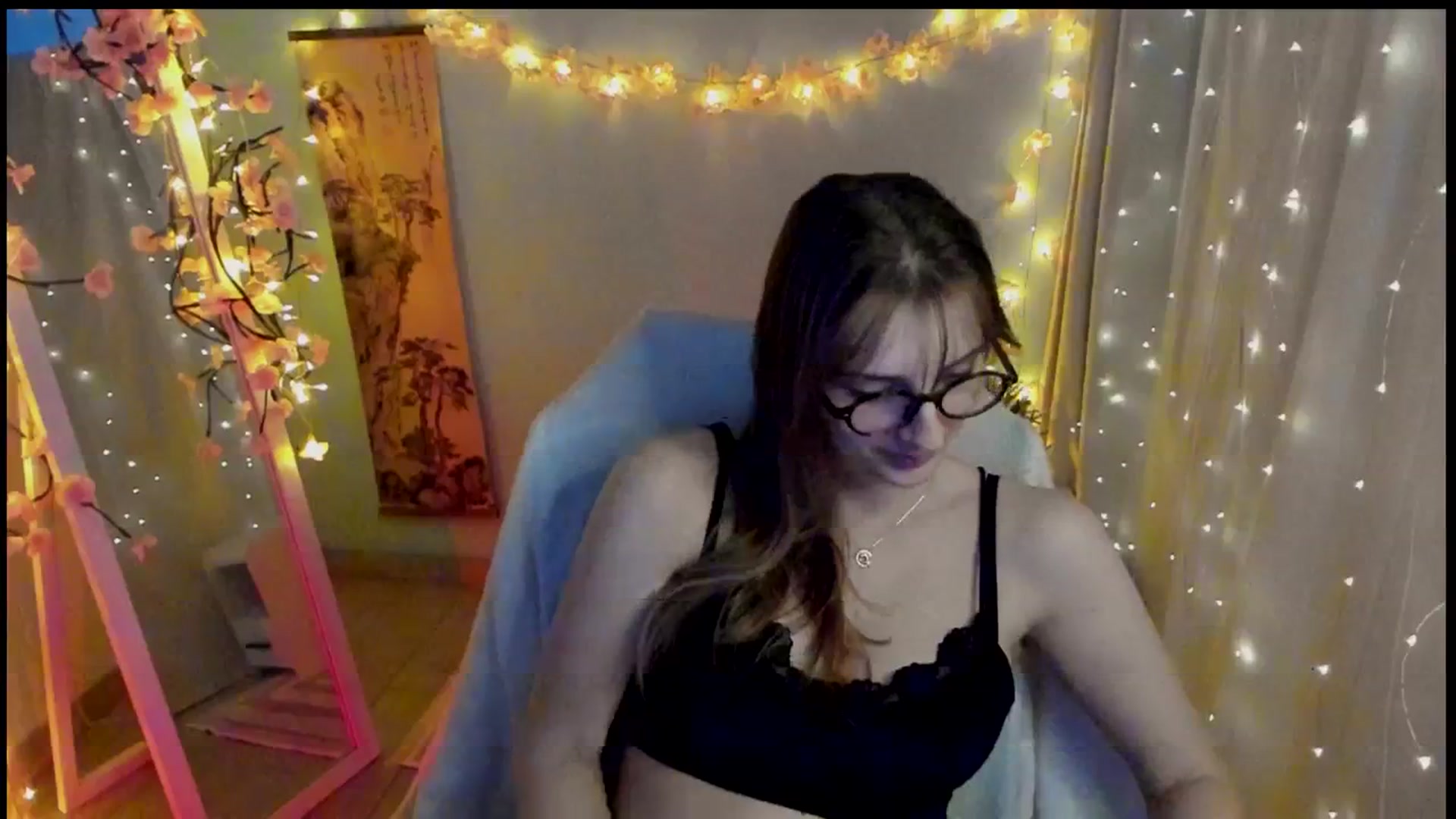 Gallery image thumbnail from Lisa_Star_'s myfreecams stream on, 03/12/2026, 18:10 image 19 of 20