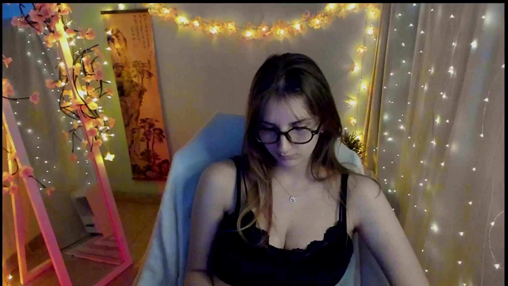 Gallery image thumbnail from Lisa_Star_'s myfreecams stream on, 03/12/2026, 18:10 image 14 of 20