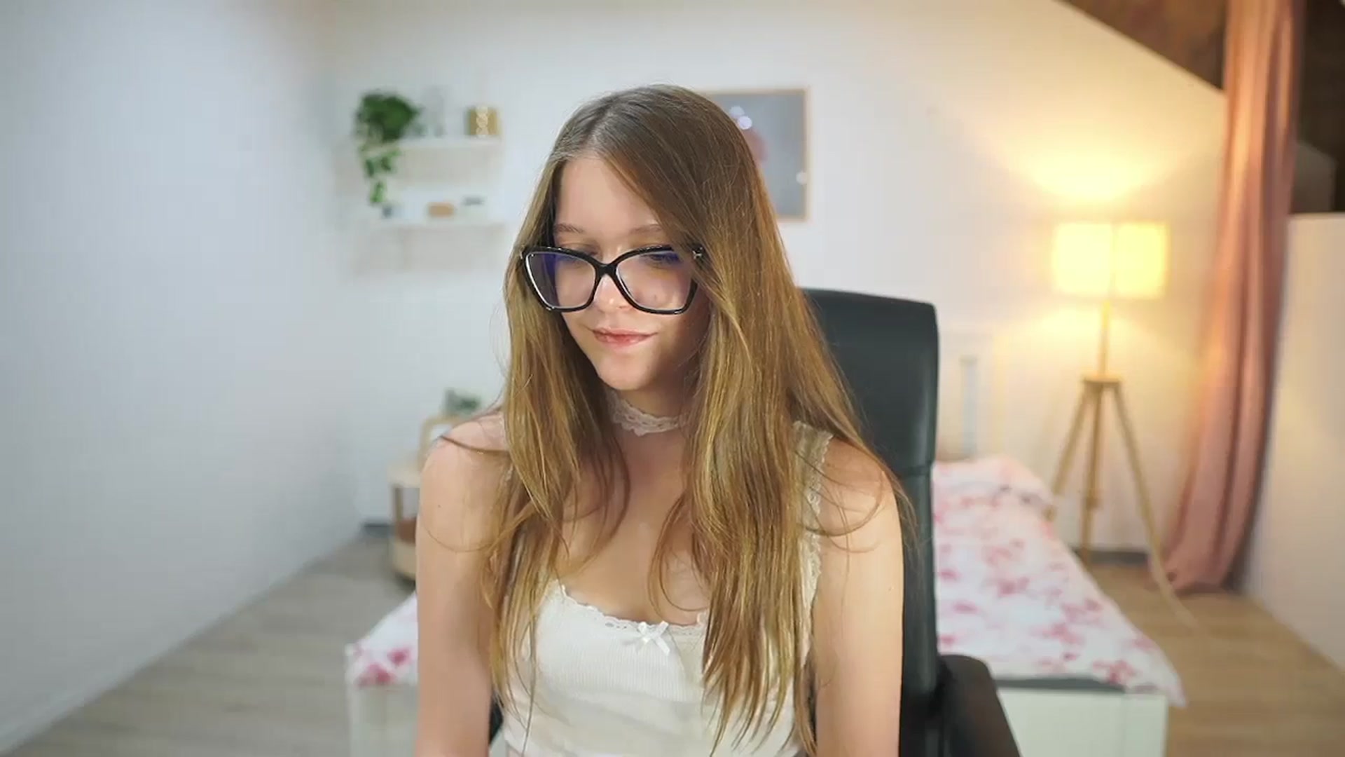 Gallery image thumbnail from Lisa_mccoy_'s myfreecams stream on, 10/30/2025, 16:36 image 5 of 20