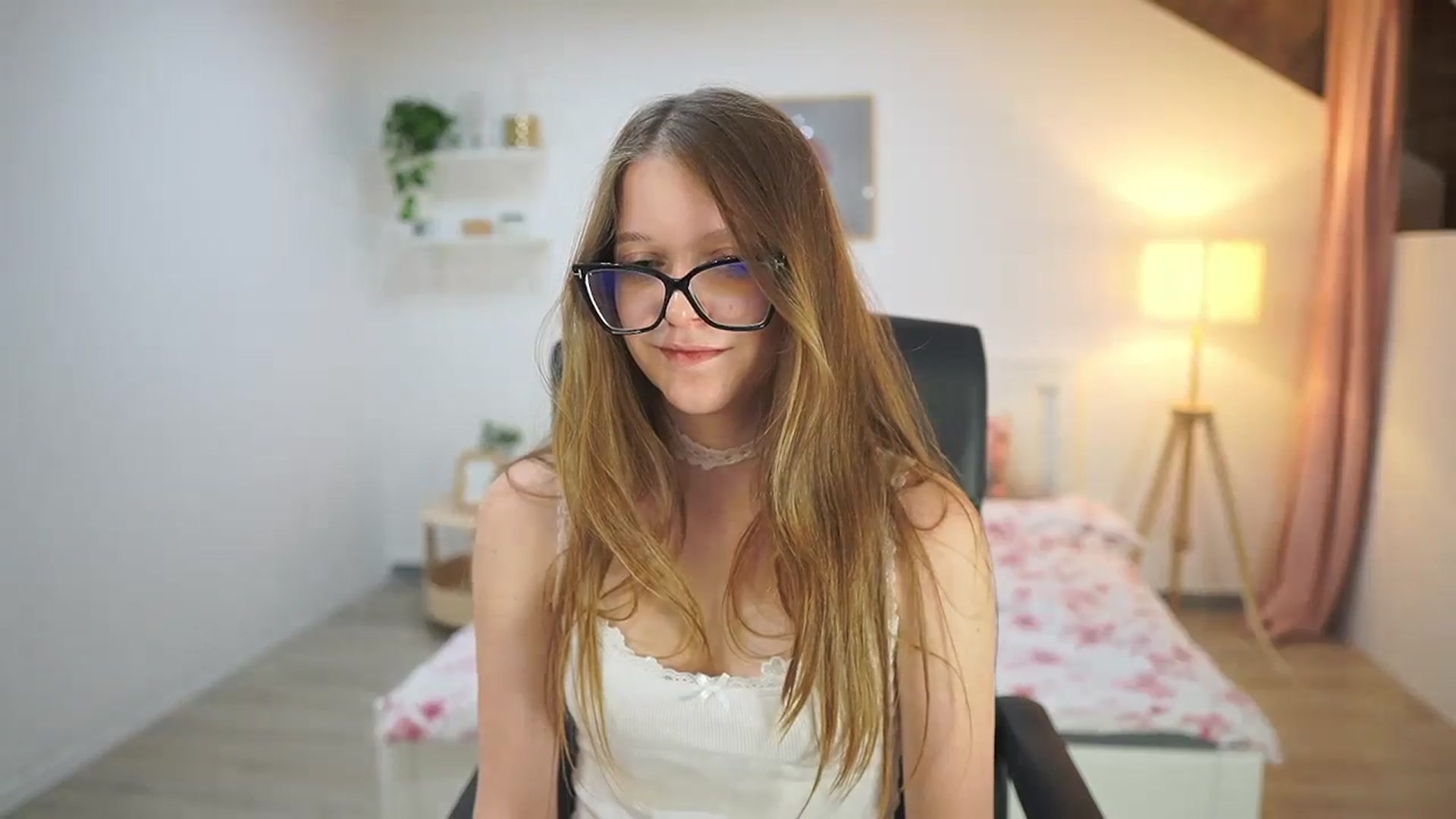 Gallery image thumbnail from Lisa_mccoy_'s myfreecams stream on, 10/30/2025, 16:36 image 3 of 20