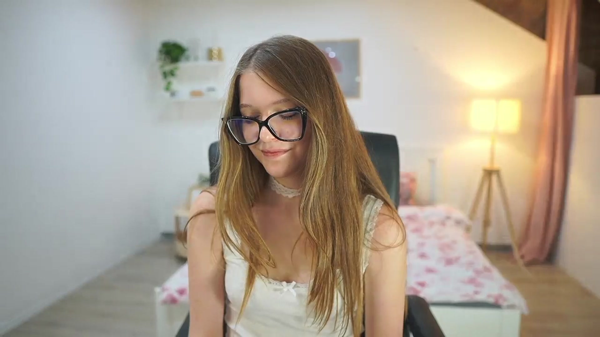 Gallery image thumbnail from Lisa_mccoy_'s myfreecams stream on, 10/30/2025, 16:36 image 13 of 20