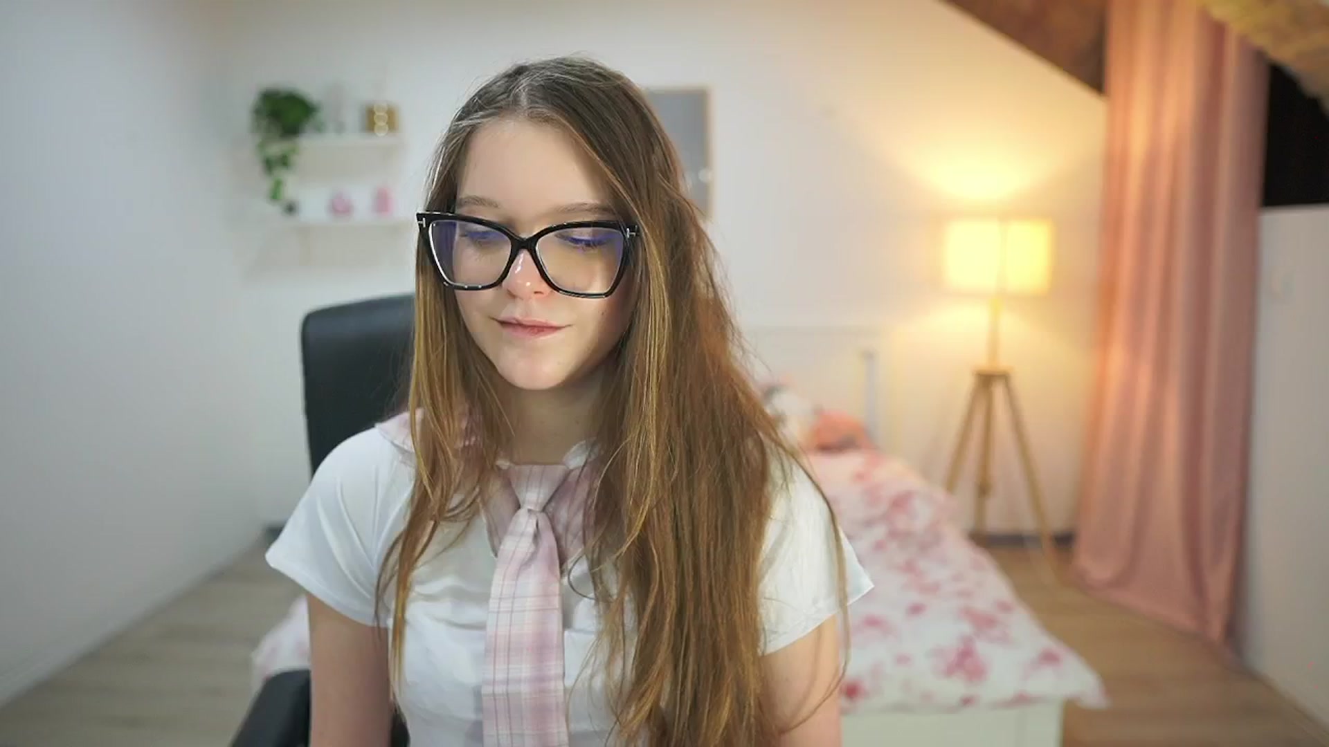 Gallery image thumbnail from Lisa_mccoy_'s myfreecams stream on, 11/24/2025, 17:25 image 5 of 20