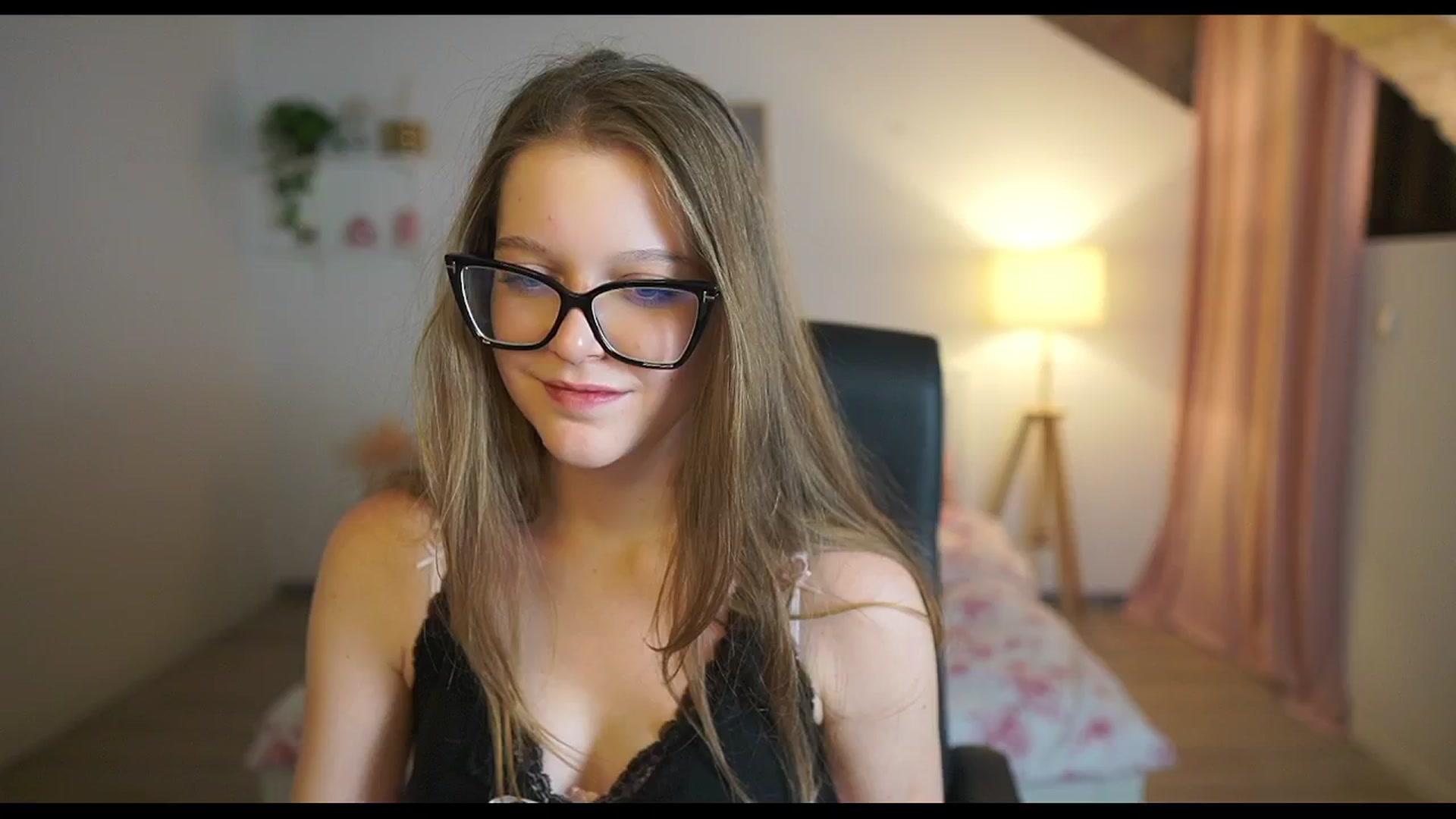 Gallery image thumbnail from Lisa_mccoy_'s myfreecams stream on, 12/14/2025, 20:58 image 12 of 20