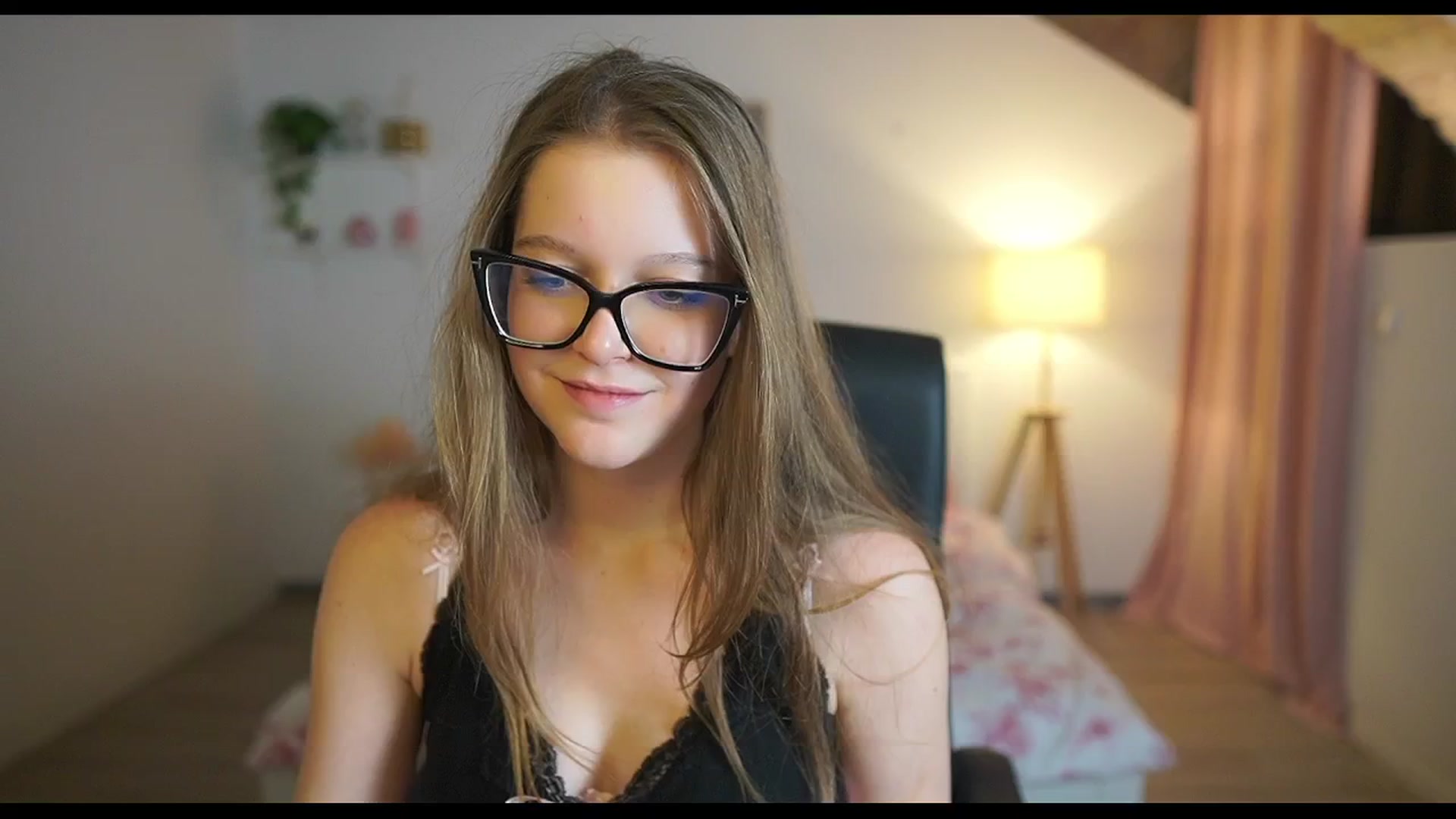 Gallery image thumbnail from Lisa_mccoy_'s myfreecams stream on, 12/14/2025, 20:58 image 11 of 20