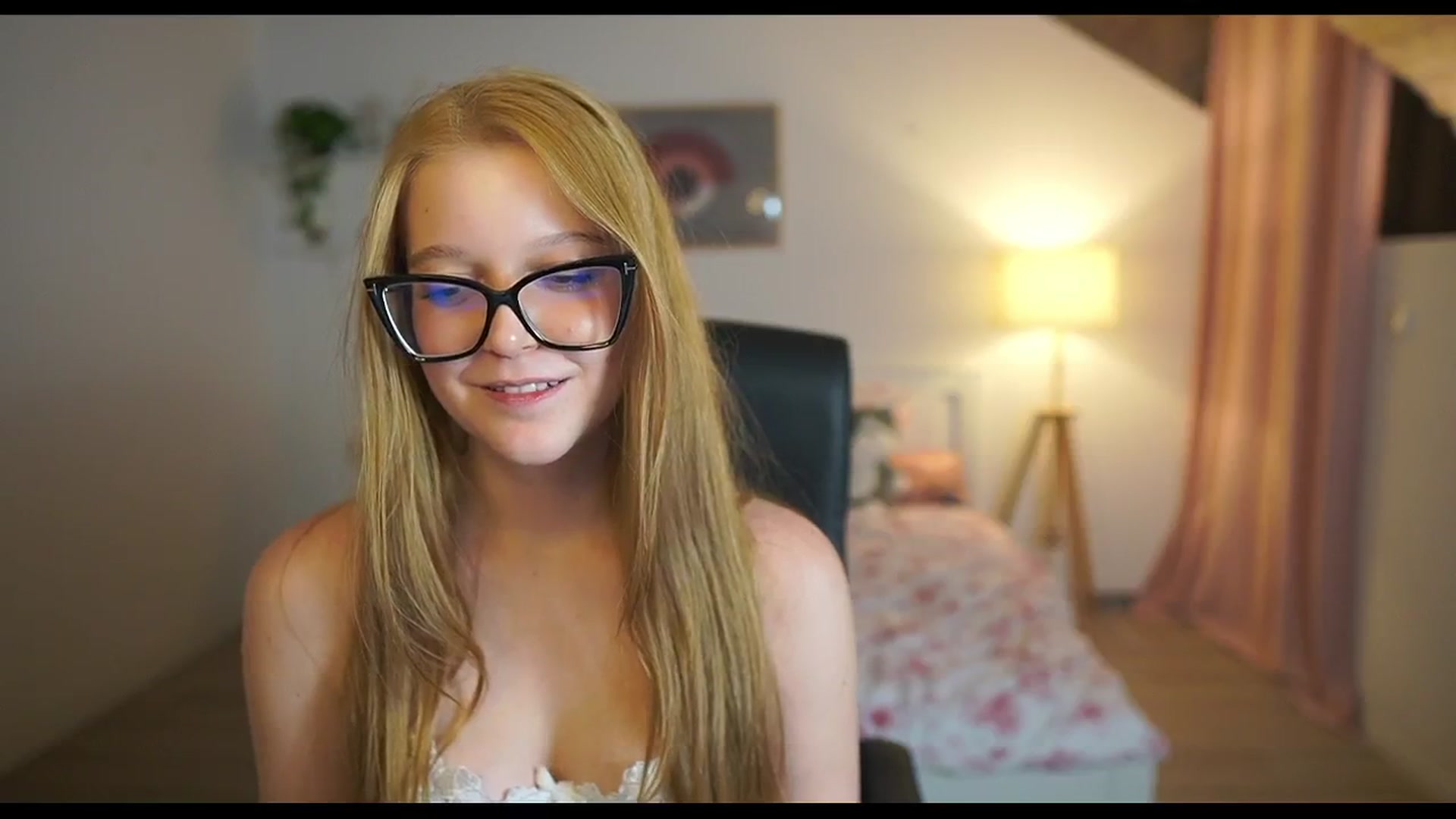 Gallery image thumbnail from Lisa_mccoy_'s myfreecams stream on, 12/18/2025, 18:50 image 16 of 20