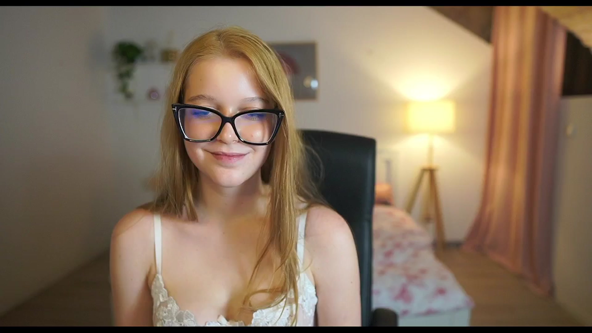 Gallery image thumbnail from Lisa_mccoy_'s myfreecams stream on, 12/18/2025, 18:50 image 2 of 20