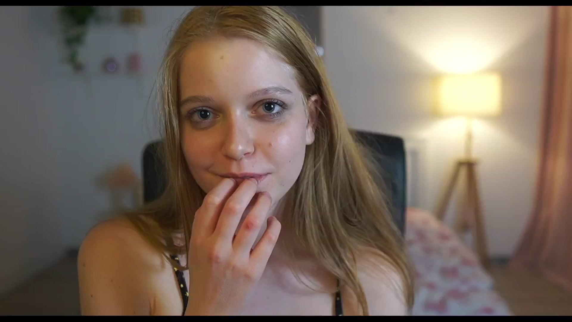 Gallery image thumbnail from Lisa_mccoy_'s myfreecams stream on, 12/21/2025, 23:43 image 16 of 20