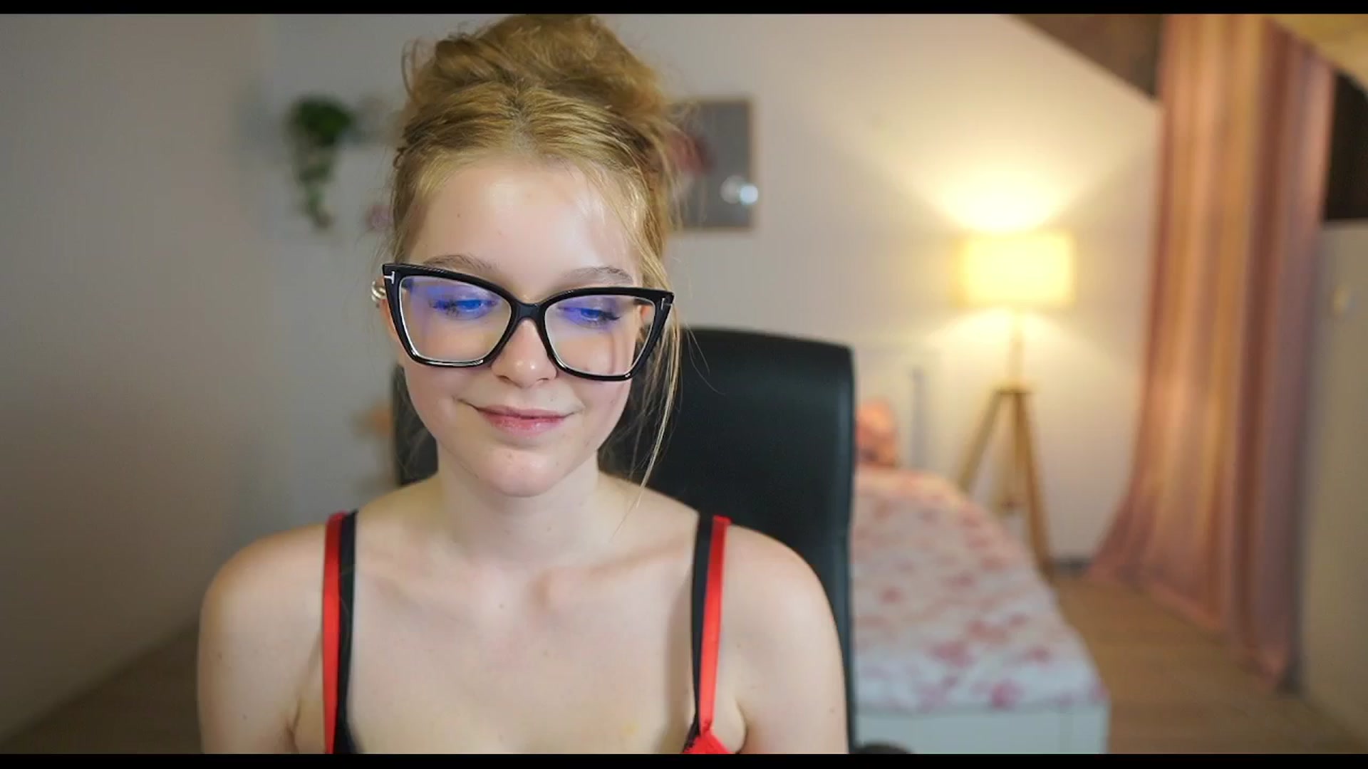 Gallery image thumbnail from Lisa_mccoy_'s myfreecams stream on, 12/22/2025, 20:21 image 16 of 20