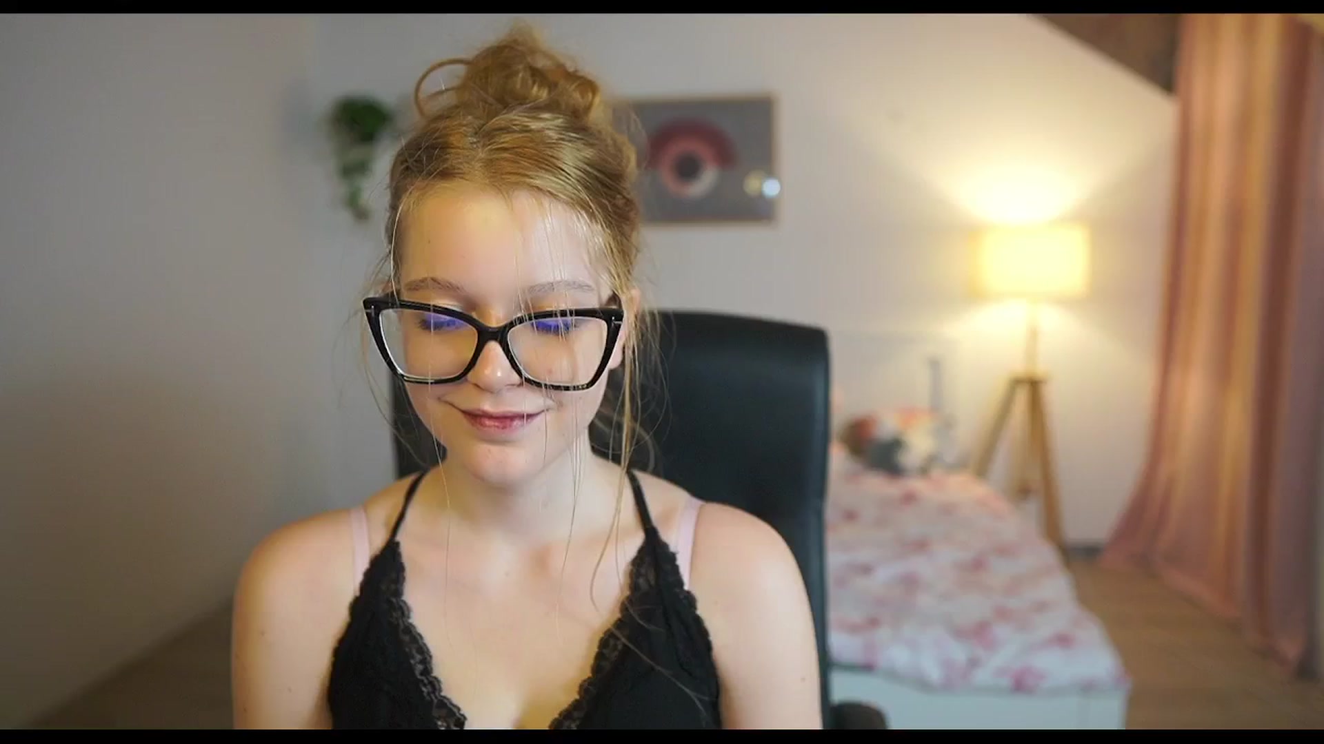 Gallery image thumbnail from Lisa_mccoy_'s myfreecams stream on, 12/23/2025, 19:38 image 11 of 20
