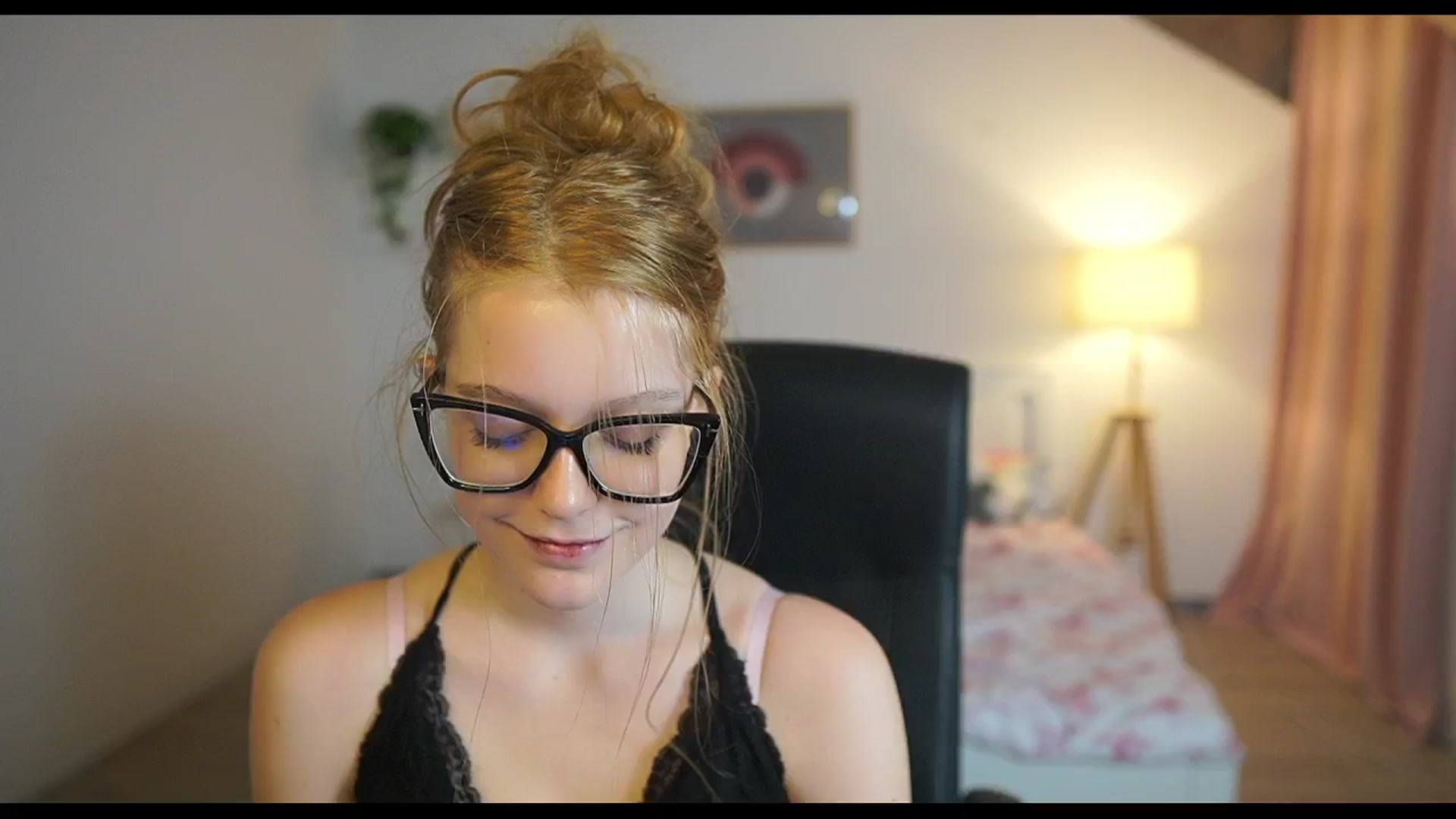 Gallery image thumbnail from Lisa_mccoy_'s myfreecams stream on, 12/23/2025, 19:38 image 14 of 20