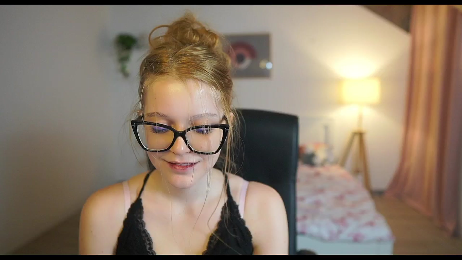 Gallery image thumbnail from Lisa_mccoy_'s myfreecams stream on, 12/23/2025, 19:38 image 12 of 20