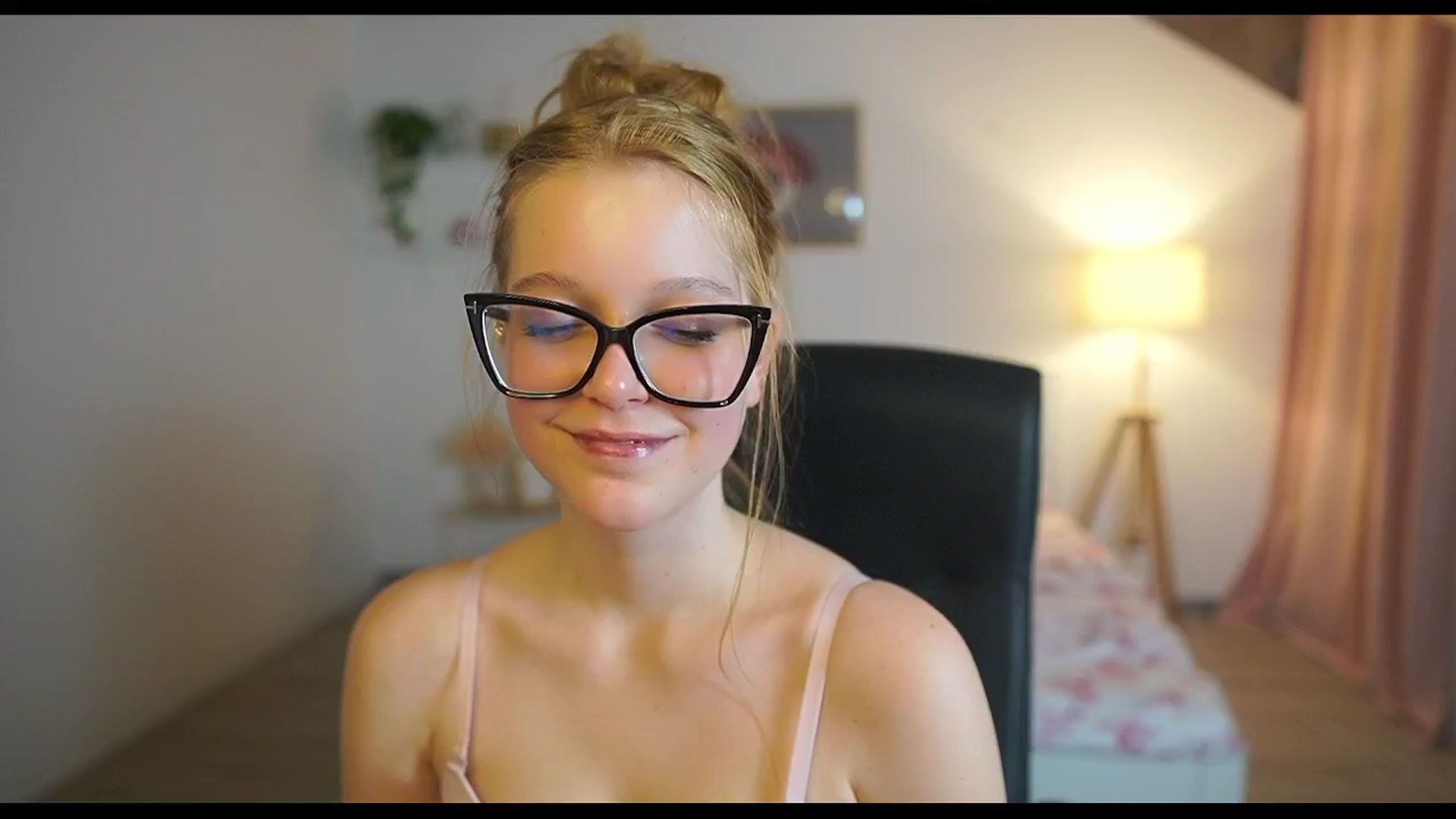 Gallery image thumbnail from Lisa_mccoy_'s myfreecams stream on, 12/24/2025, 24:01 image 20 of 20