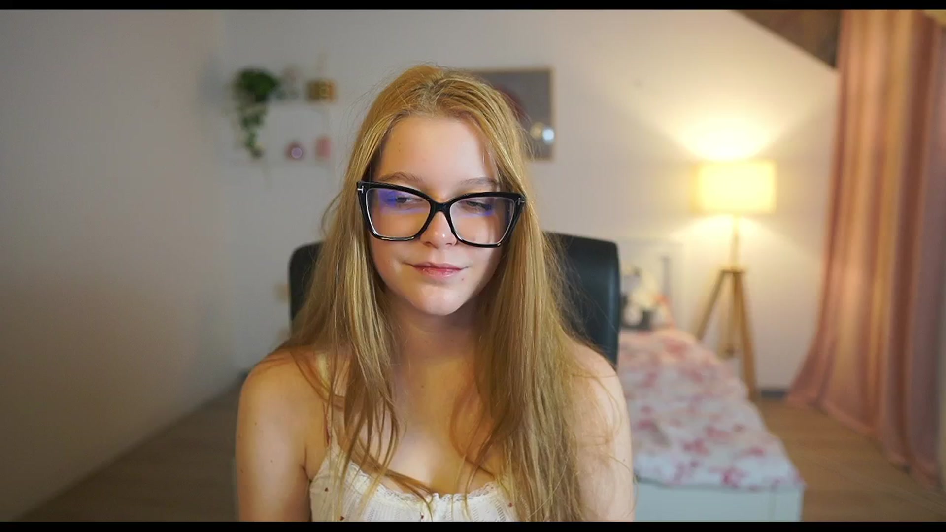 Gallery image thumbnail from Lisa_mccoy_'s myfreecams stream on, 12/26/2025, 15:08 image 18 of 20