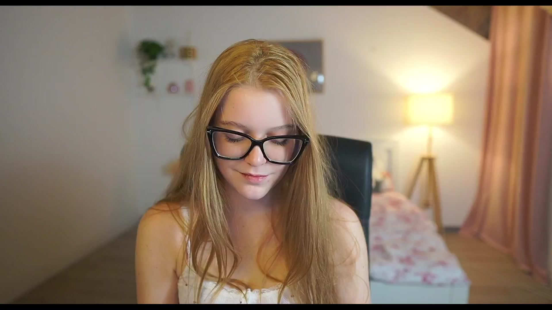 Gallery image thumbnail from Lisa_mccoy_'s myfreecams stream on, 12/26/2025, 15:08 image 16 of 20
