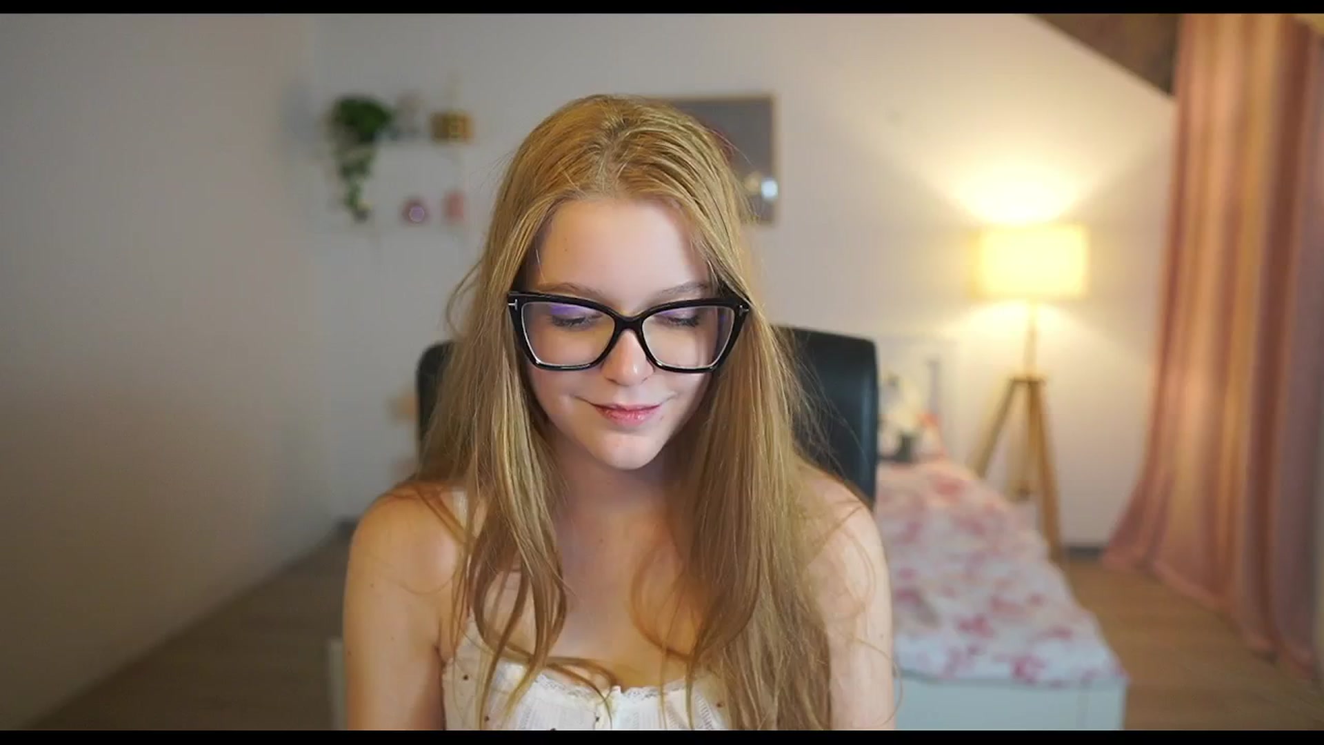 Gallery image thumbnail from Lisa_mccoy_'s myfreecams stream on, 12/26/2025, 15:08 image 14 of 20