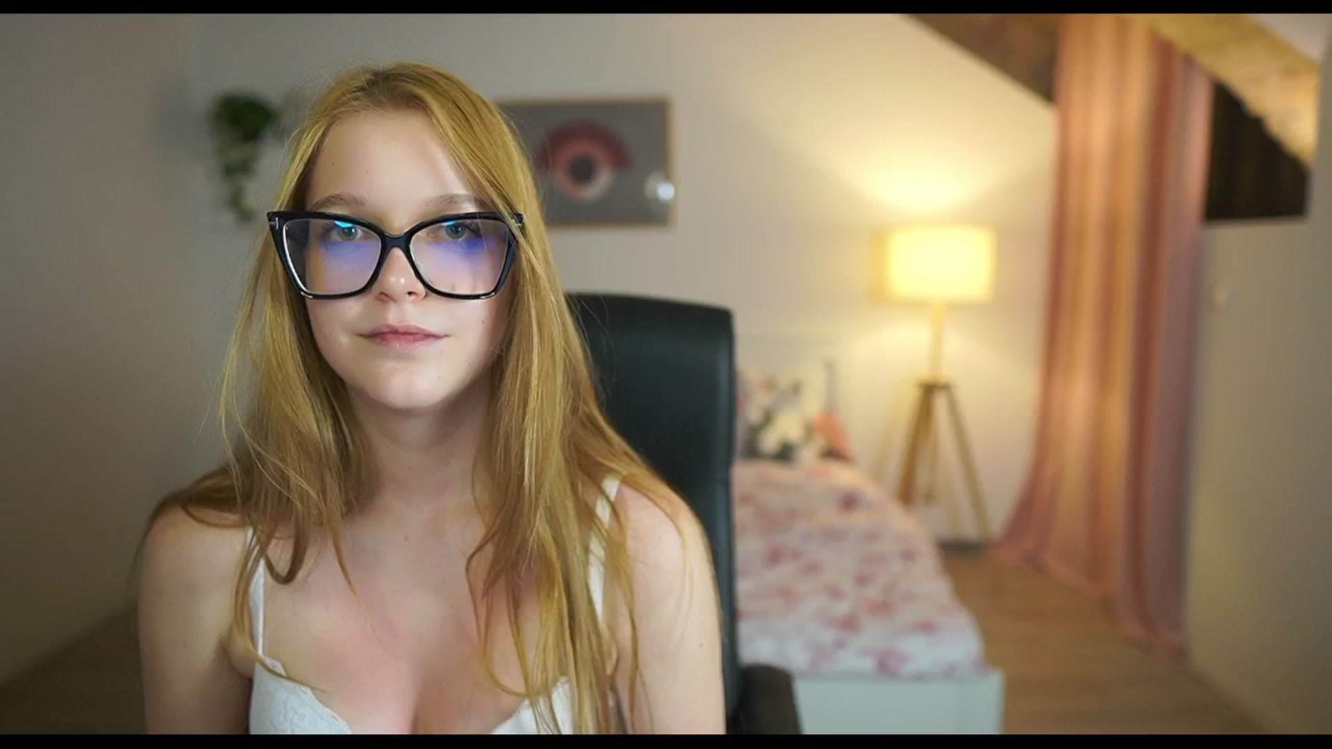 Gallery image thumbnail from Lisa_mccoy_'s myfreecams stream on, 01/04/2026, 17:31 image 16 of 20