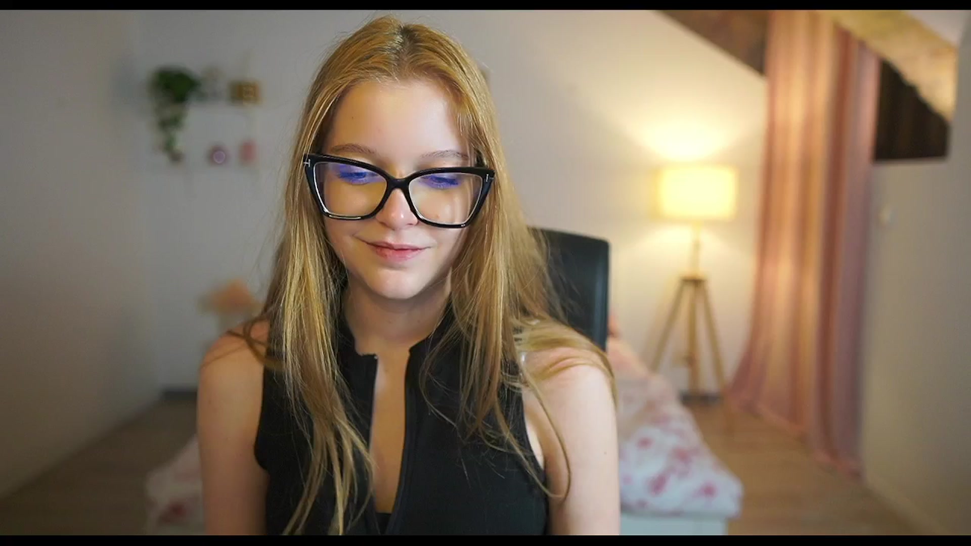 Gallery image thumbnail from Lisa_mccoy_'s myfreecams stream on, 01/05/2026, 15:11 image 4 of 20