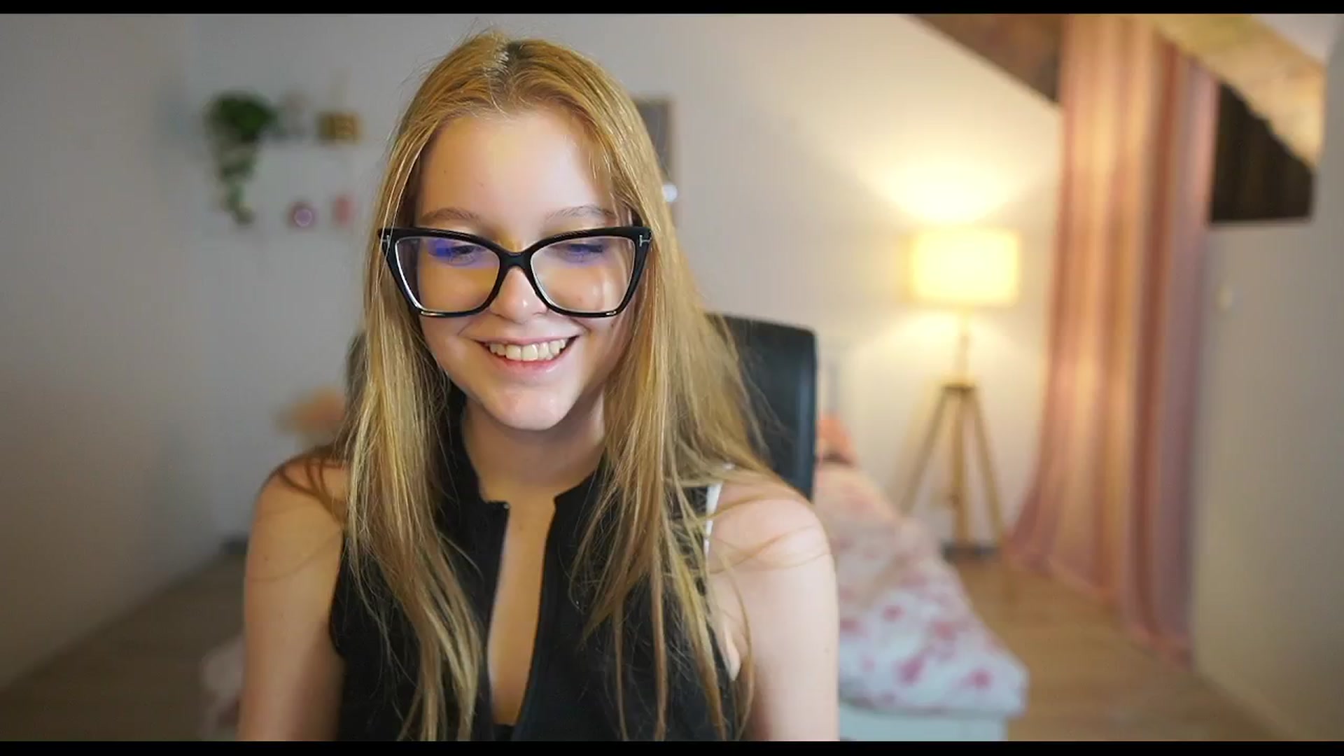 Gallery image thumbnail from Lisa_mccoy_'s myfreecams stream on, 01/05/2026, 15:11 image 7 of 20