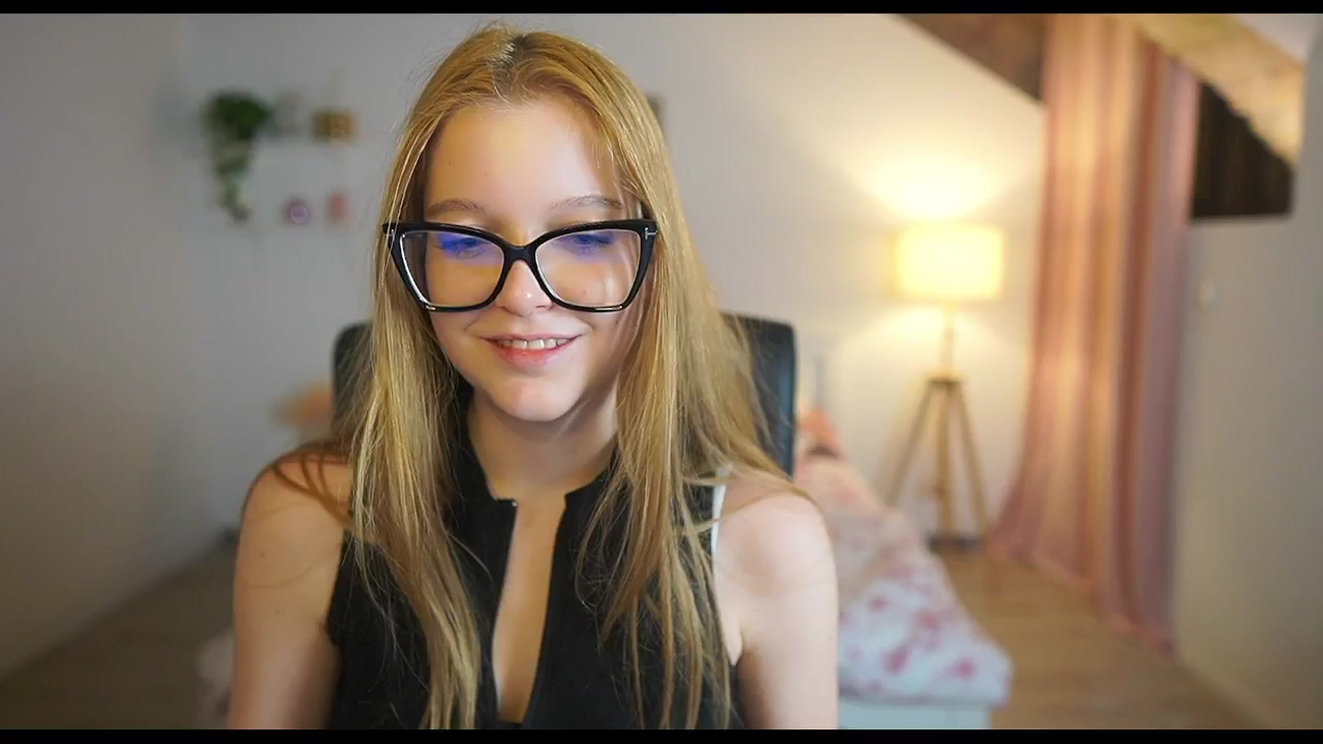 Gallery image thumbnail from Lisa_mccoy_'s myfreecams stream on, 01/05/2026, 15:11 image 8 of 20