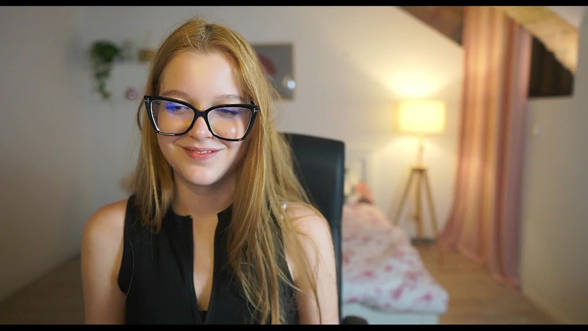 Gallery image thumbnail from Lisa_mccoy_'s myfreecams stream on, 01/05/2026, 15:11 image 19 of 20