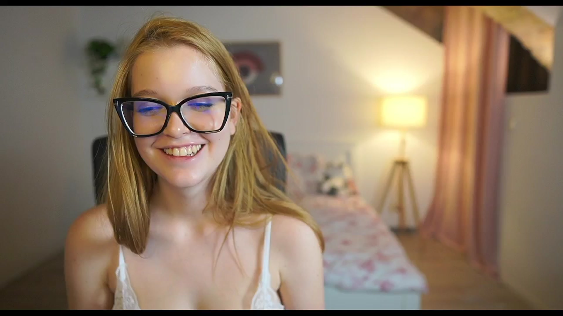 Gallery image thumbnail from Lisa_mccoy_'s myfreecams stream on, 01/05/2026, 18:06 image 15 of 20