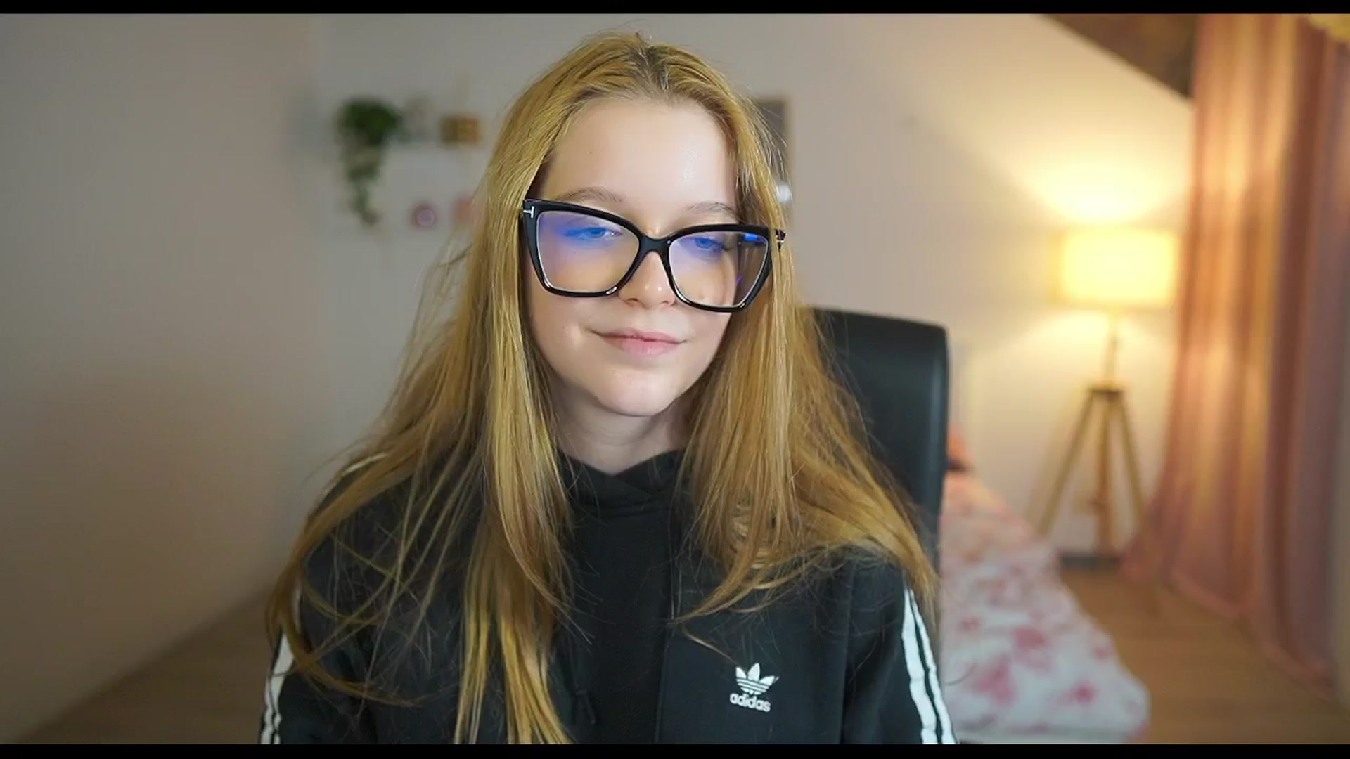 Gallery image thumbnail from Lisa_mccoy_'s myfreecams stream on, 01/10/2026, 18:45 image 2 of 20